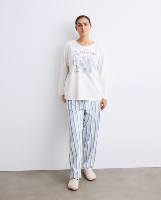 Imagen 0 de Pijama de mujer con pantalón a rayas