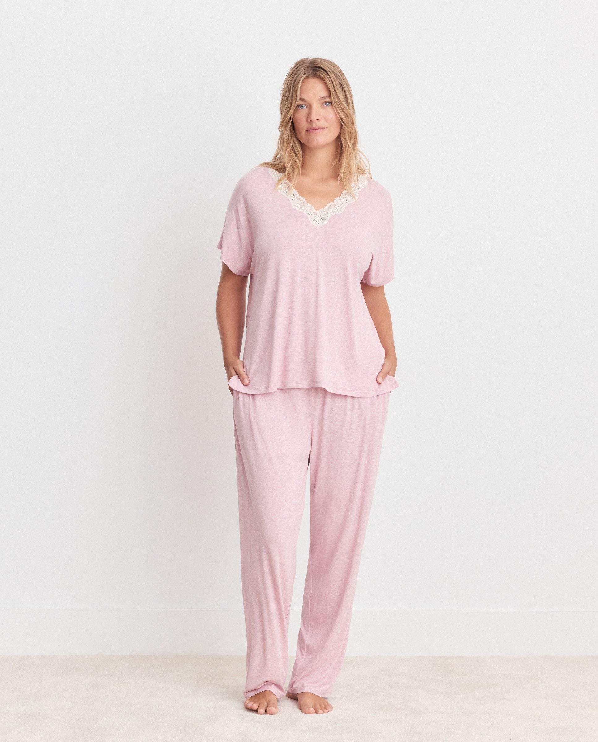Imagem 0 de Pijama com Detalhe na Gola