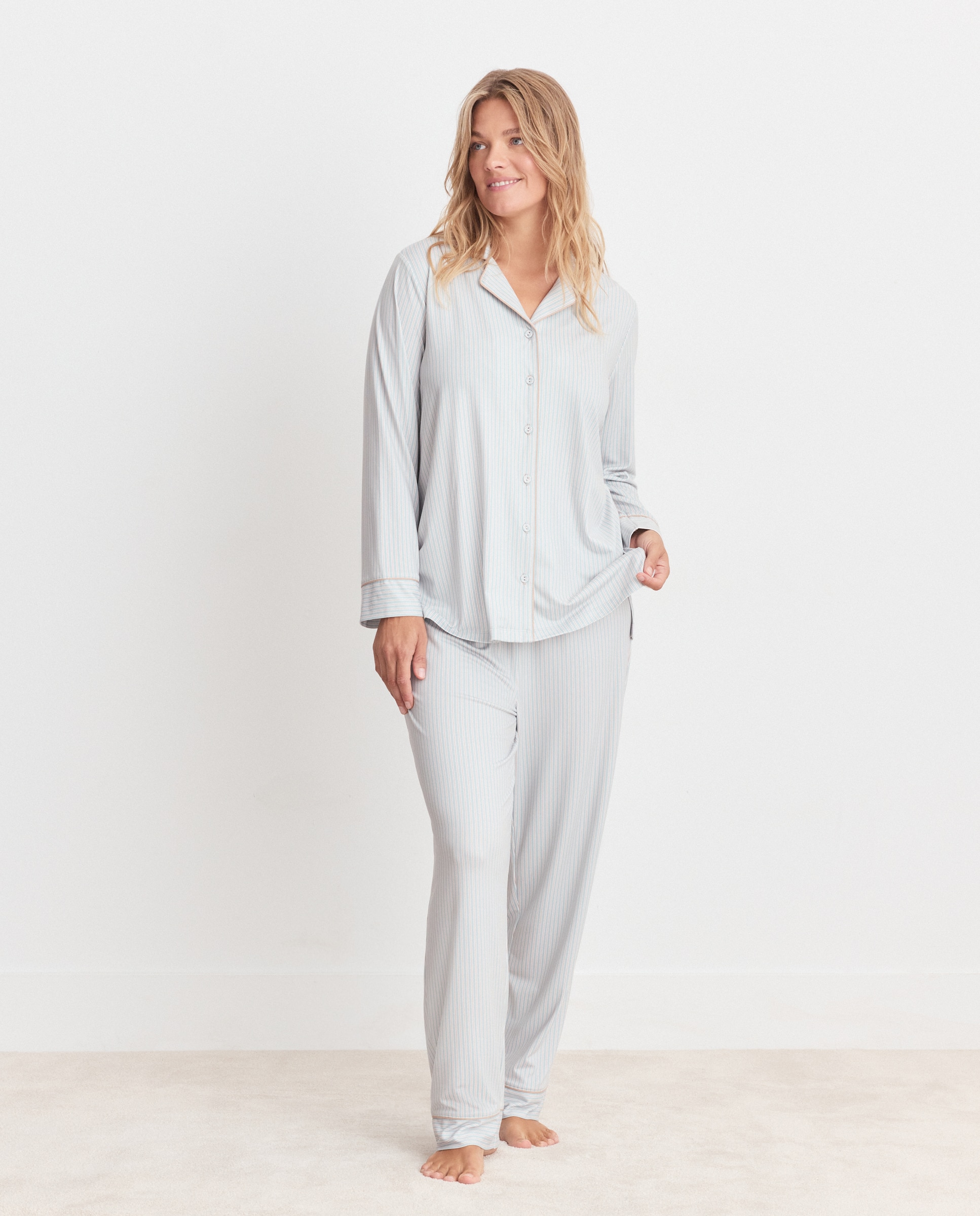 Imagem 0 de Pijama Camiseiro às Riscas