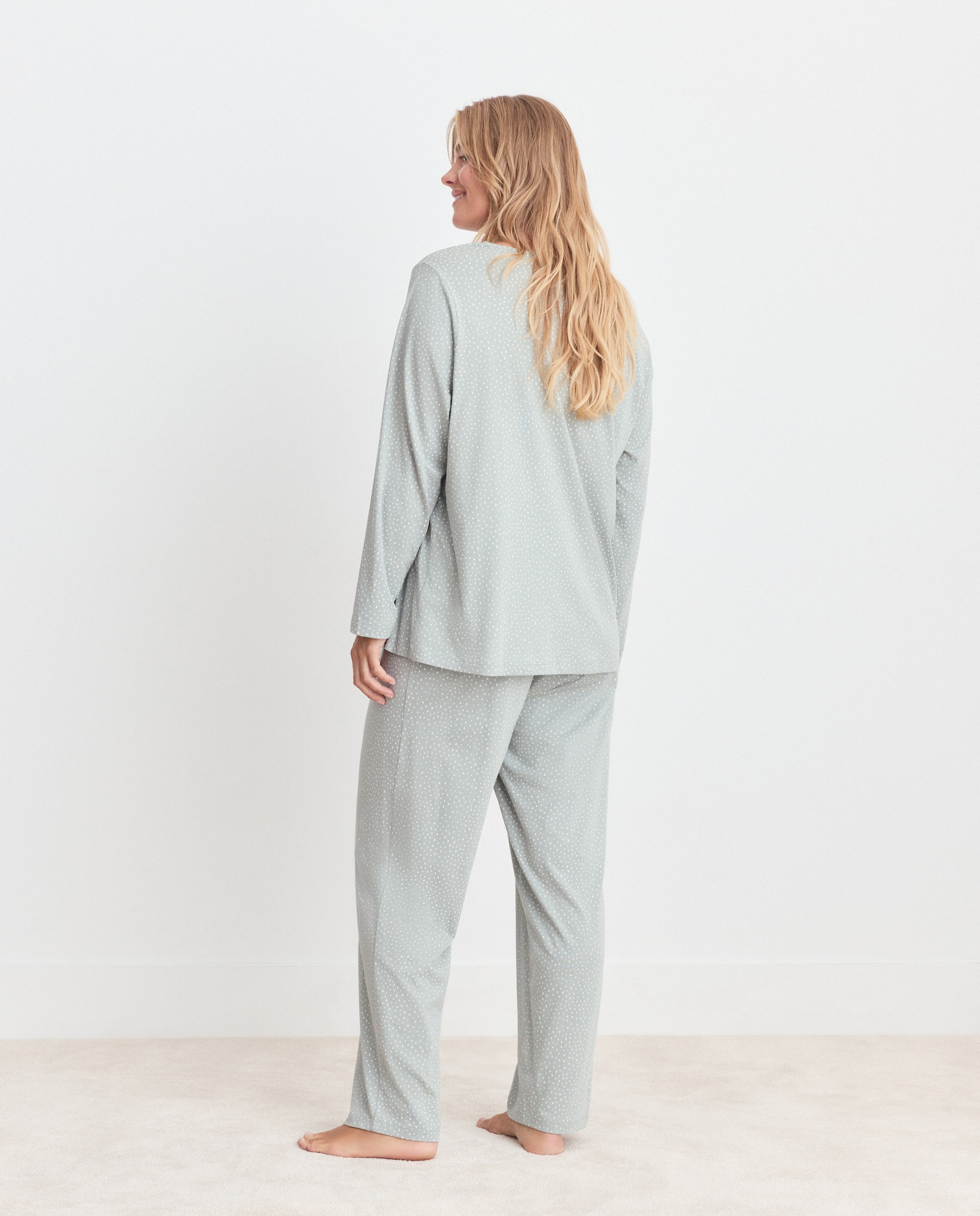 Pijama de Decote em Bico com Detalhes de Renda Verde-3