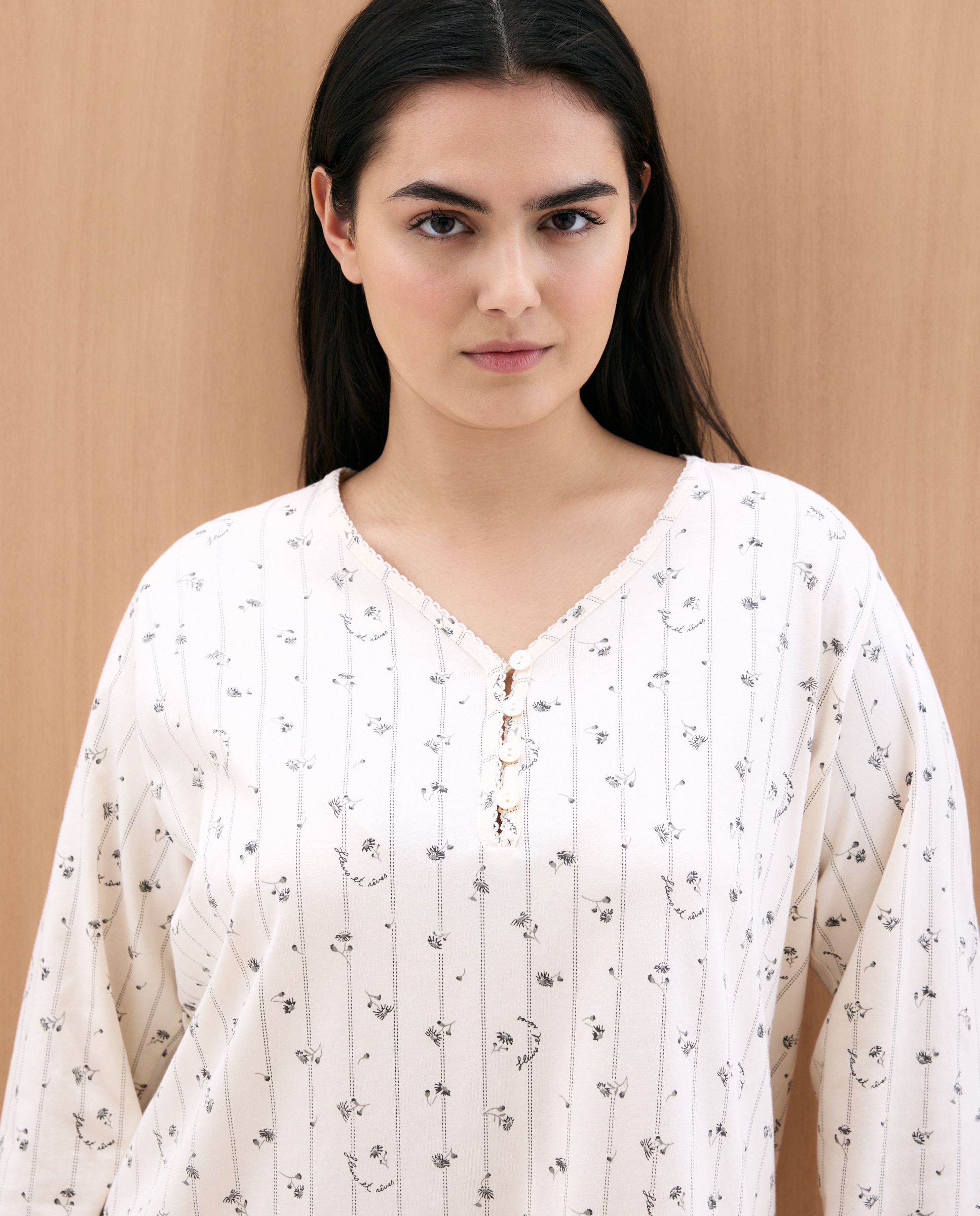 Camisa de Dormir de Manga Comprida com Estampado e Detalhe na Gola Branco-1