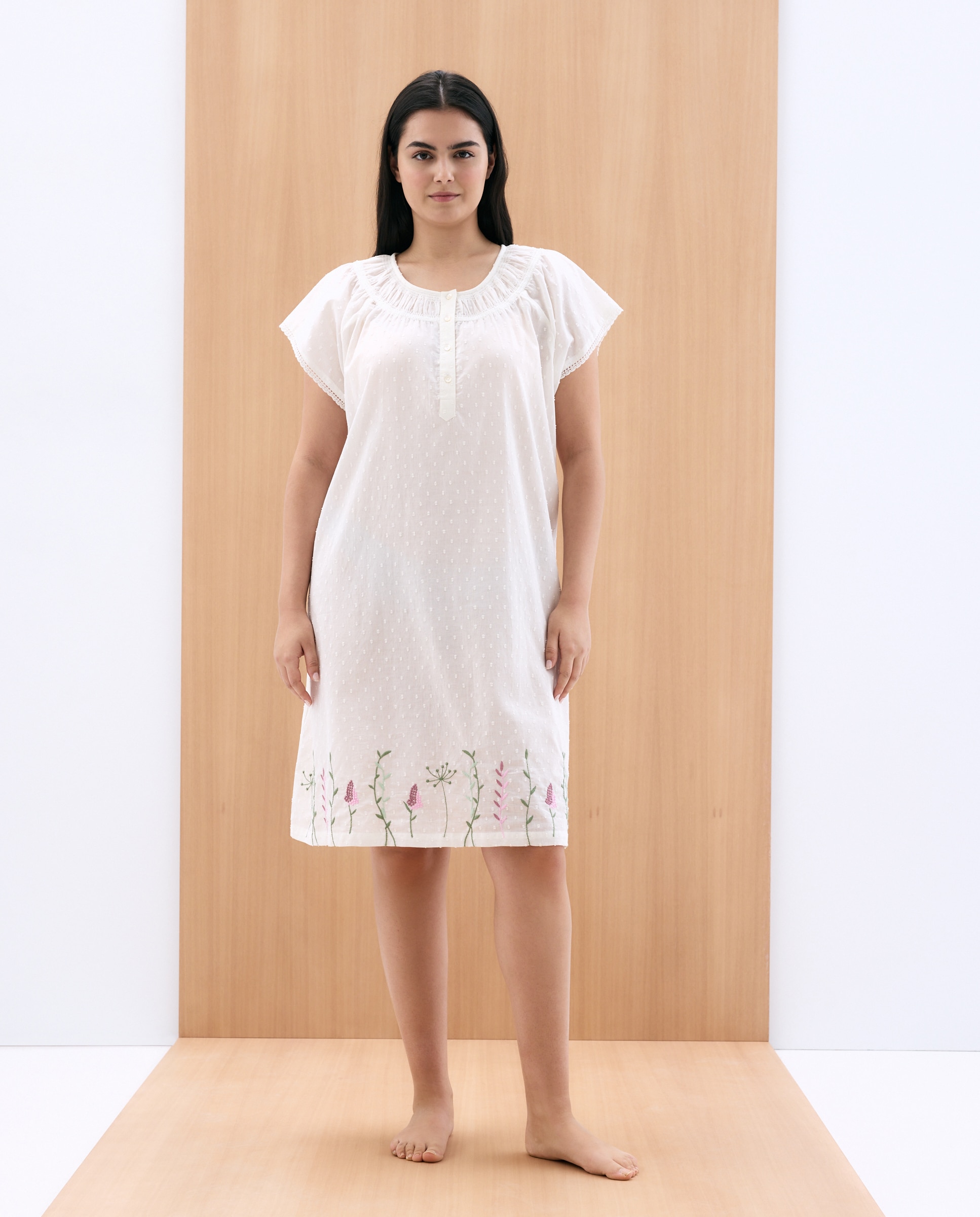 Imagem 0 de Camisa de Dormir Dobby com Bordado Floral