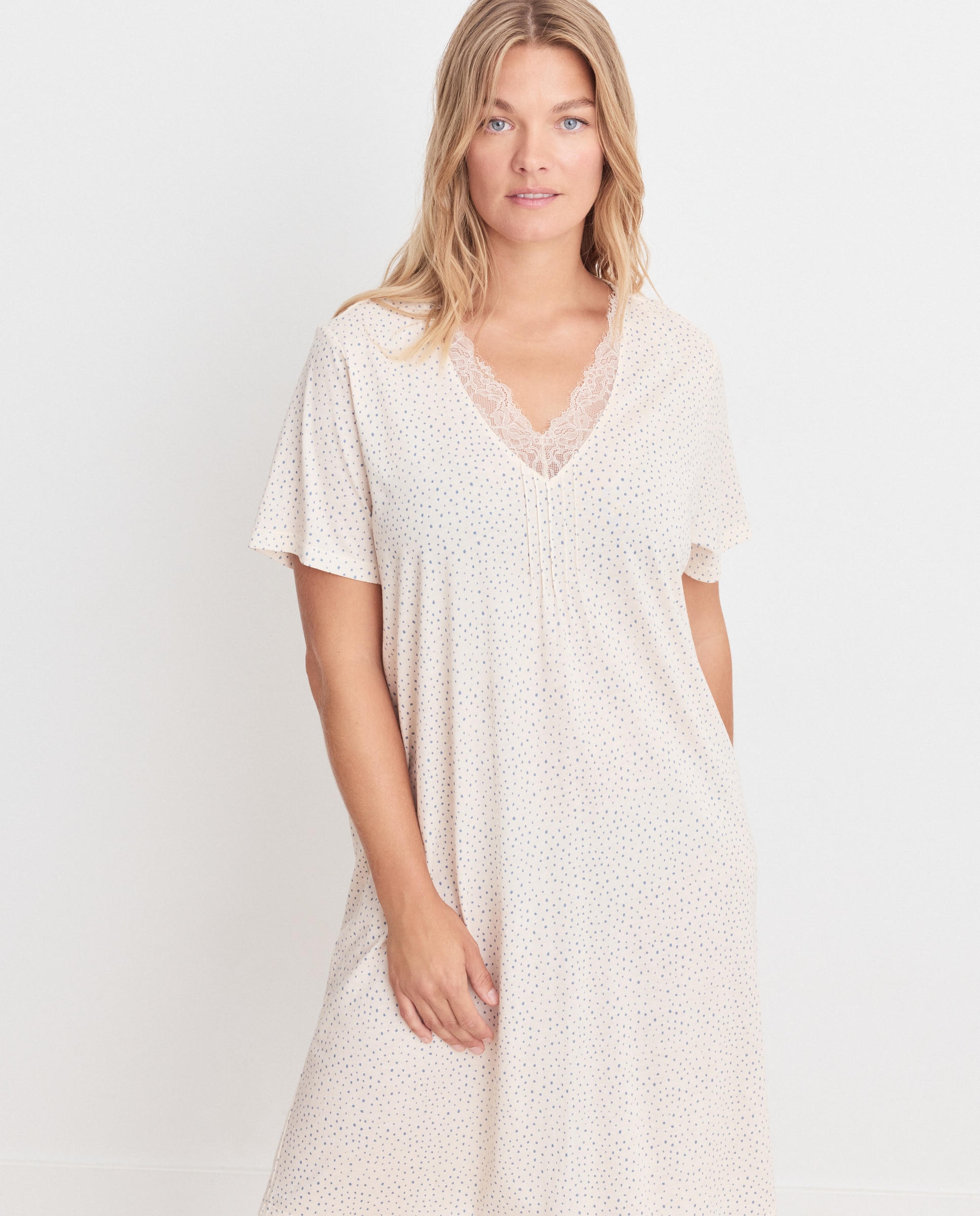 Camisa de Dormir com Decote em Bico e Detalhes de Renda Azul-2