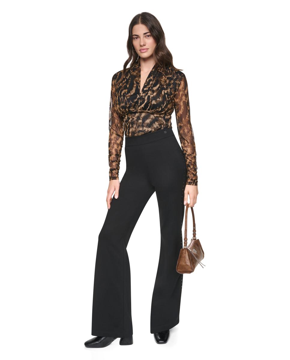 Imagen 0 de Pantalón de mujer de pernera recta ligeramente acampanada Negro