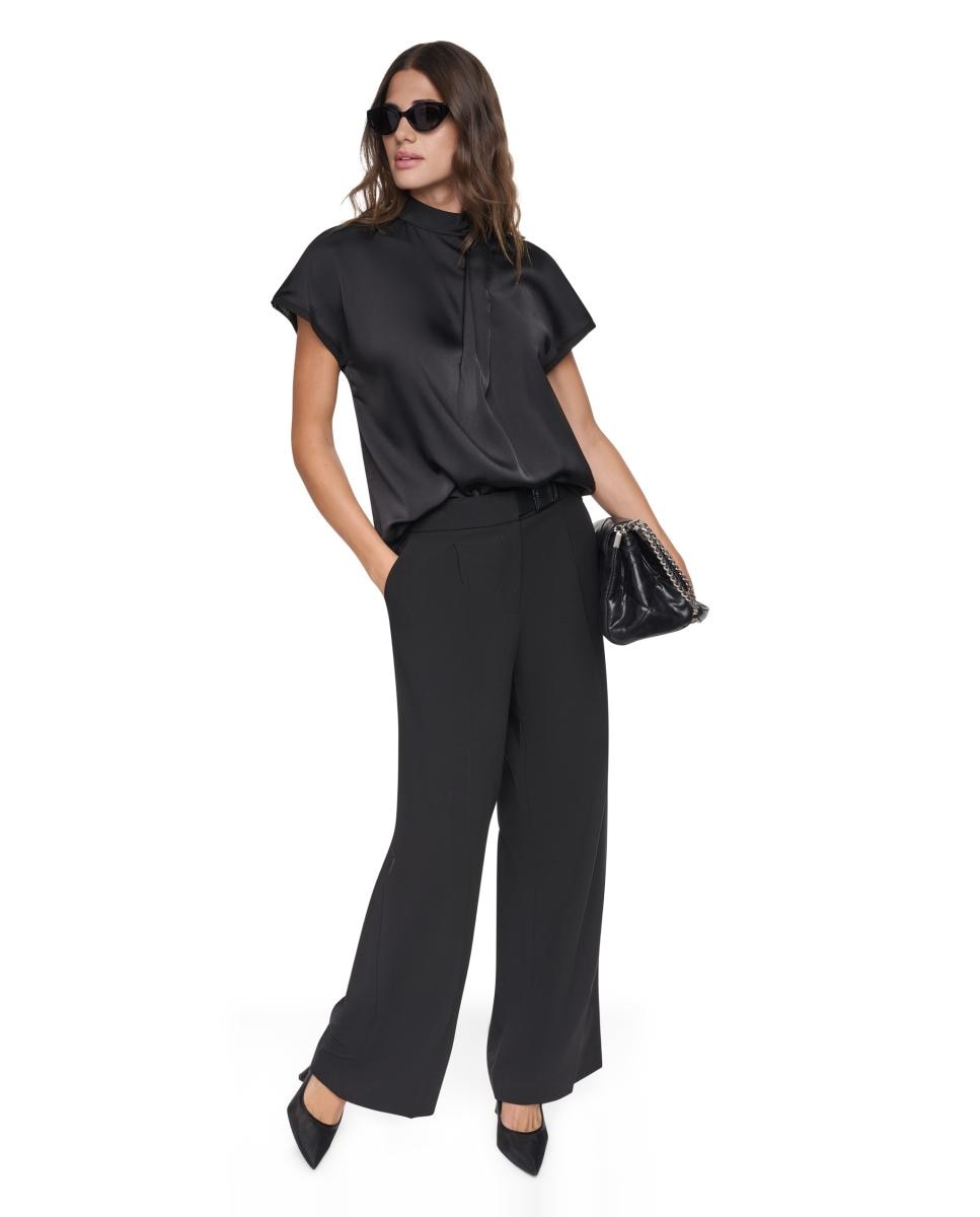 Blusa de Manga Curta com Gola Plissada Preto-2