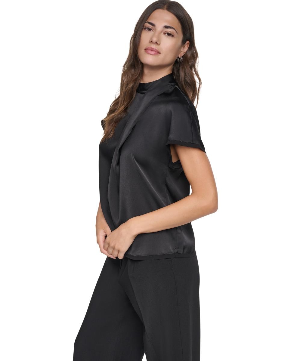 Blusa de Manga Curta com Gola Plissada Preto-3