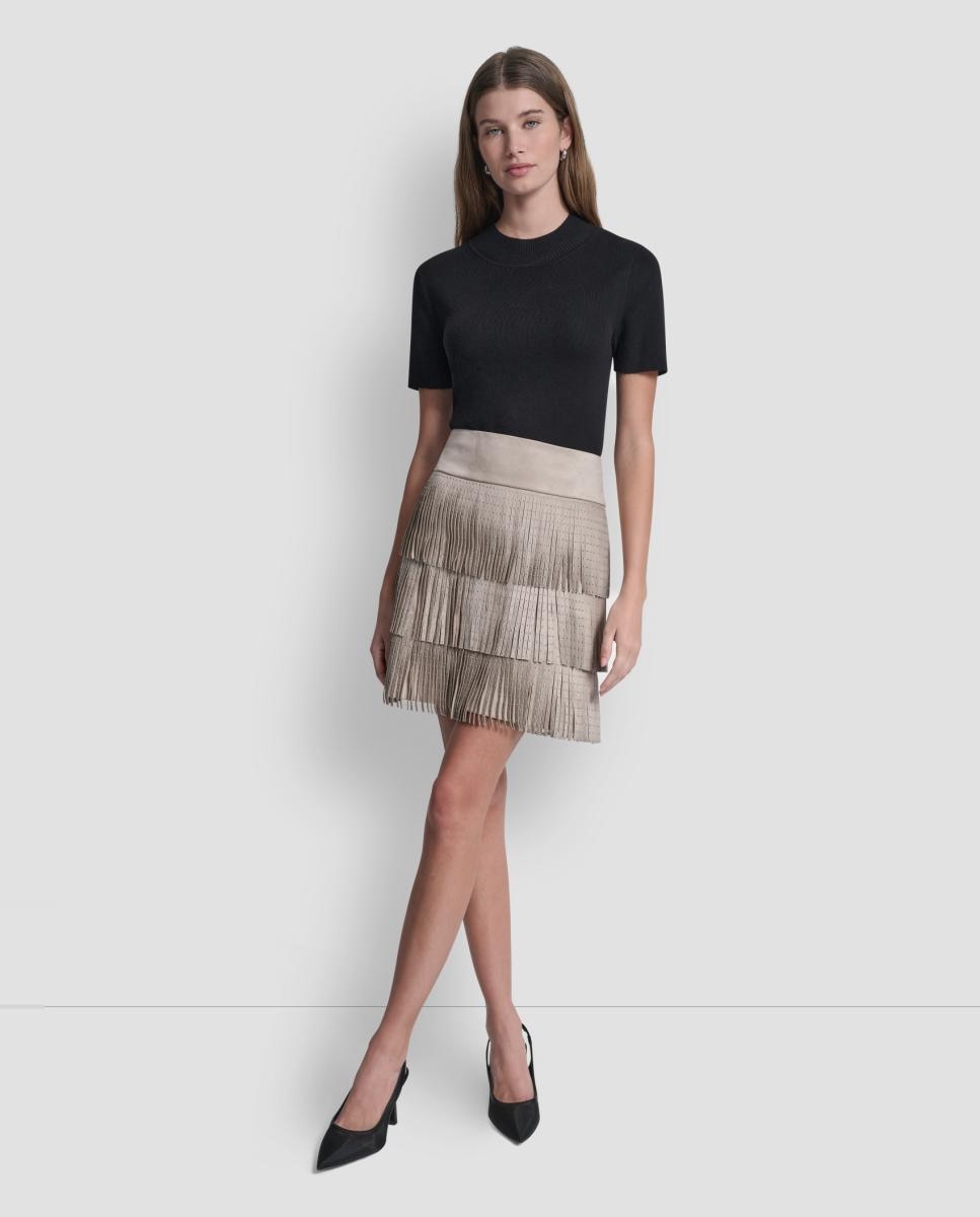 Imagem 0 de Saia Curta com Detalhe de Franjas