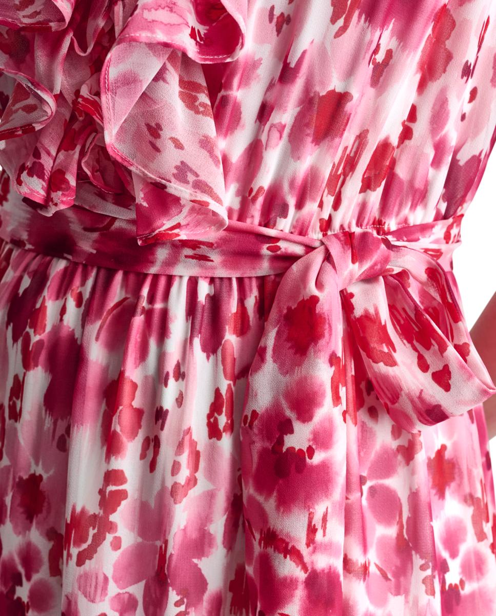 Vestido com Detalhe no Decote Rosa-3