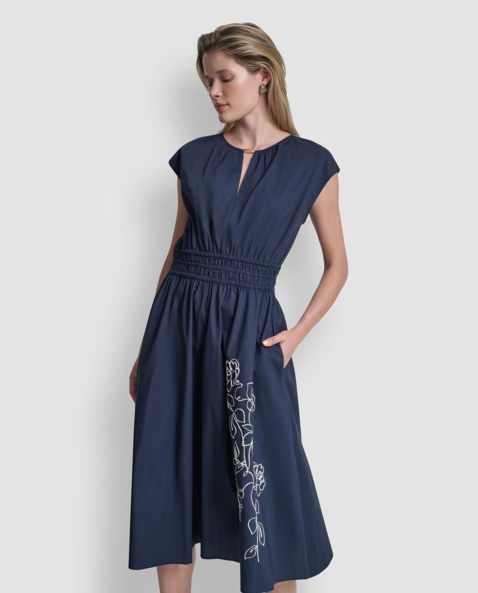 Vestido Midi com Detalhe de Bordado Floral Azul-4