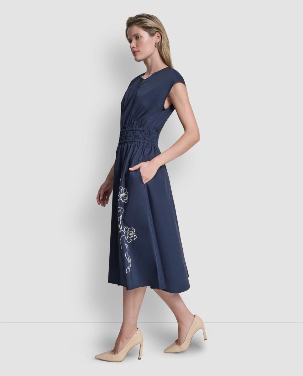 Vestido Midi com Detalhe de Bordado Floral Azul-5