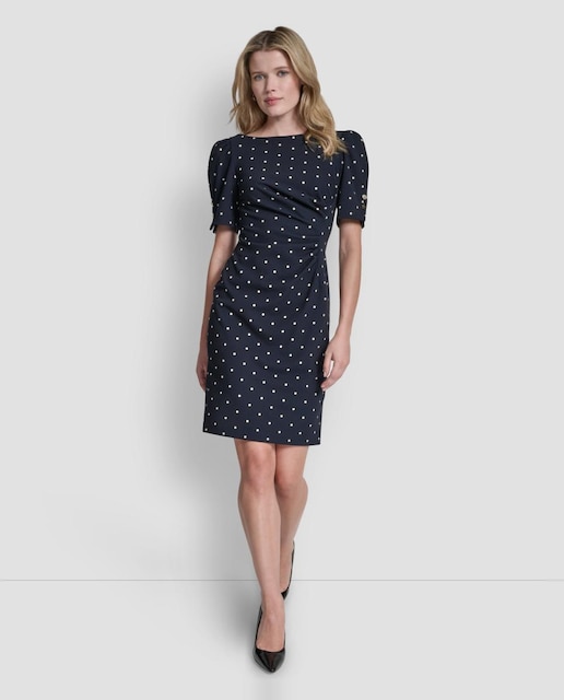 Imagem 0 de Vestido curto às bolinhas