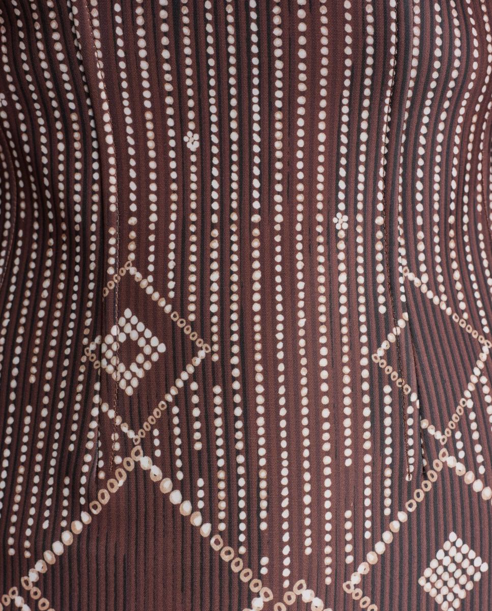 Vestido Curto sem Mangas e com Decote Redondo Castanho-2