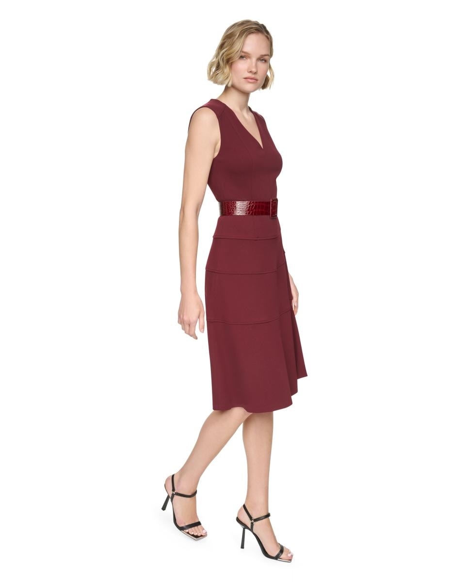Vestido Curto sem Mangas e com Cinto Bordeaux-5