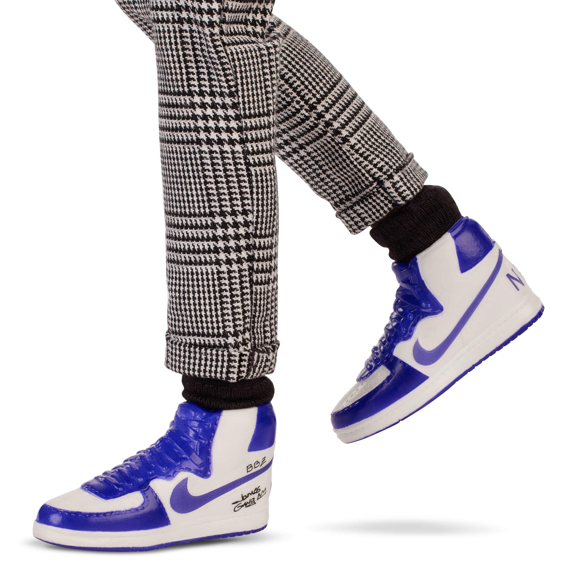 Barbie Signature Kenbassador James Lebron 5