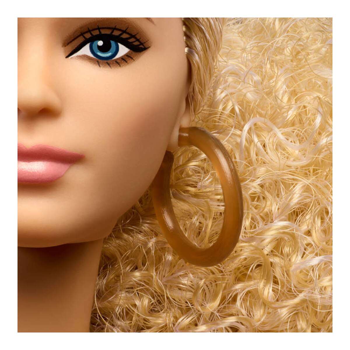Boneca Barbie Signature Basics 07 4