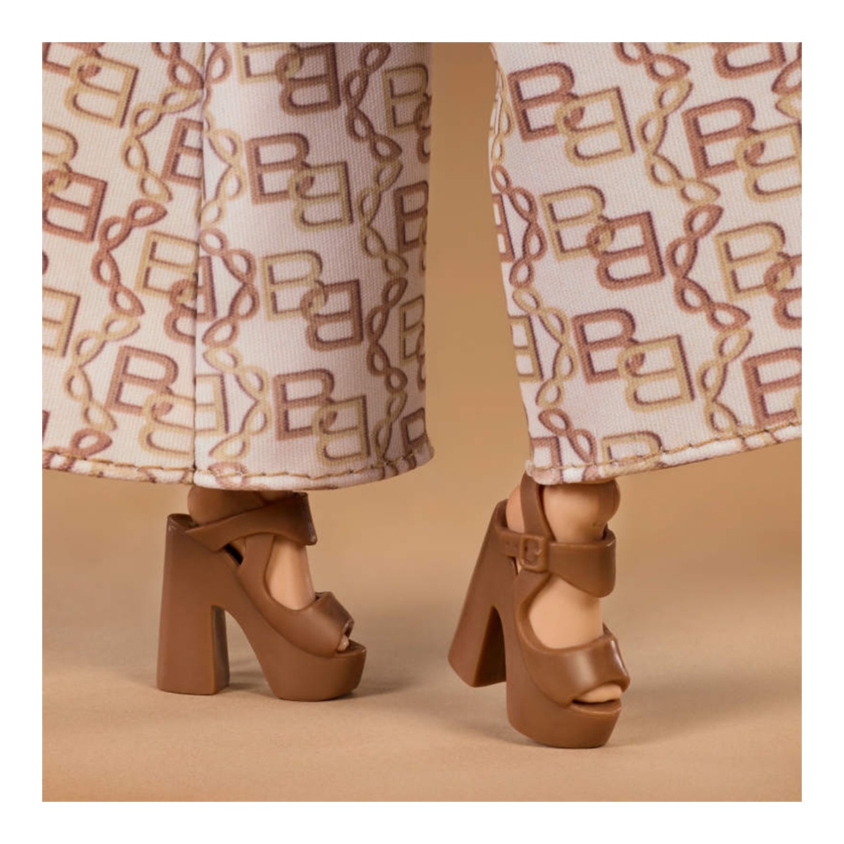 Boneca Barbie Signature Basics 07 5