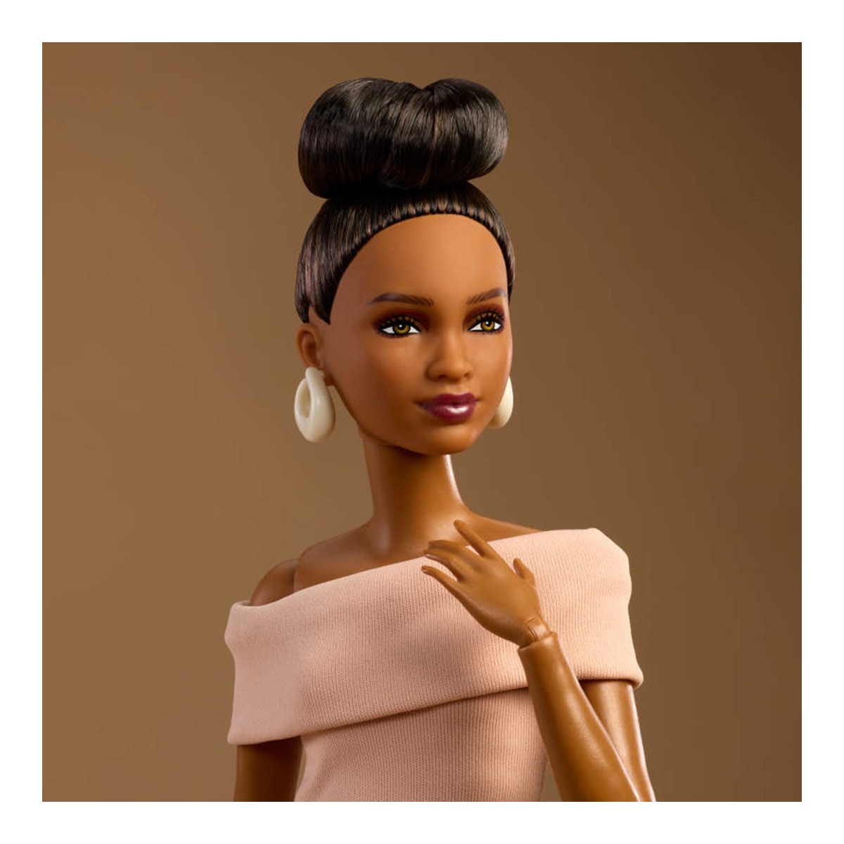 MUÑECA BARBIE SIGNATURE BARBIE BASICS 8 3