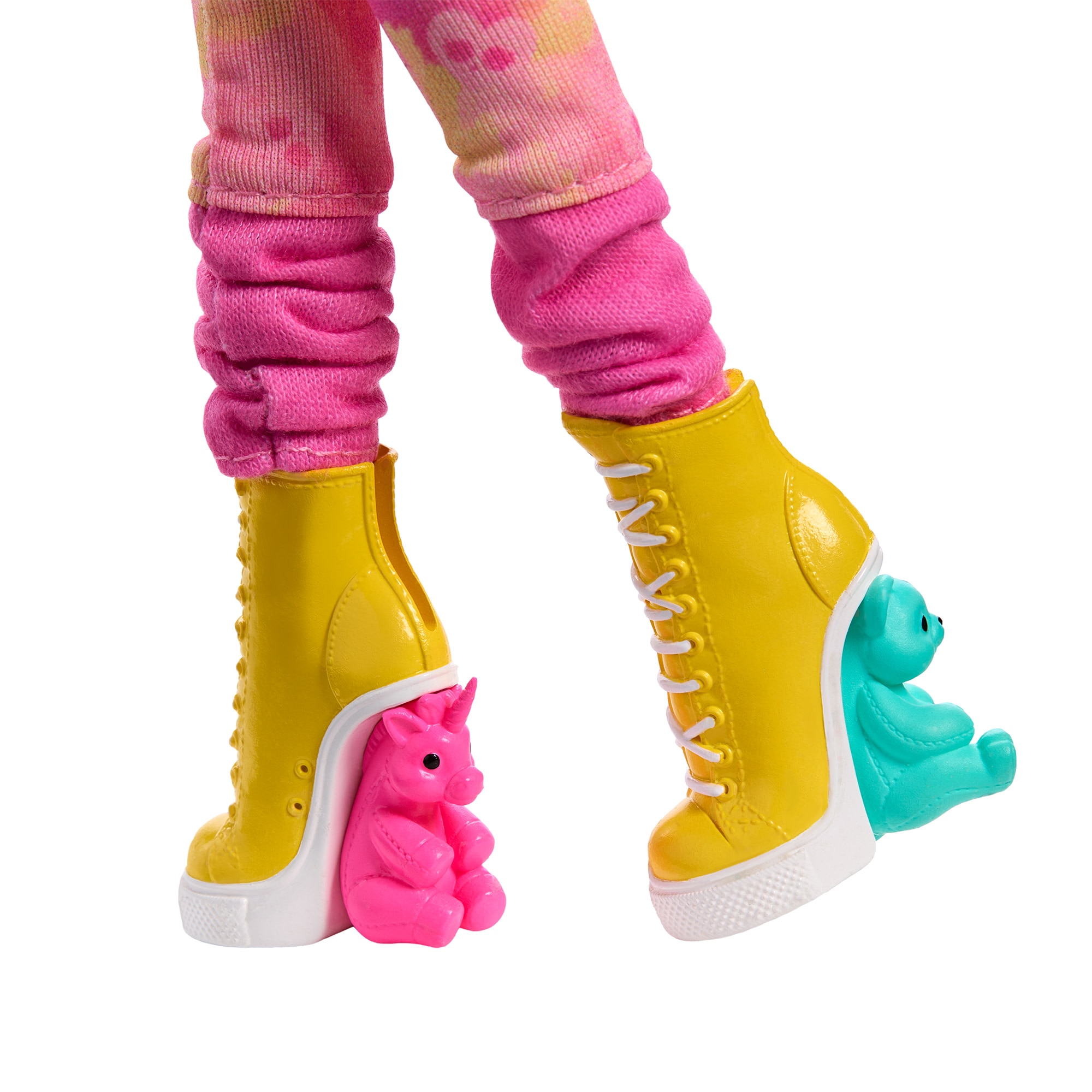 Muñeca Enid Sinclair con ropa rosa Miércoles Monster High 4