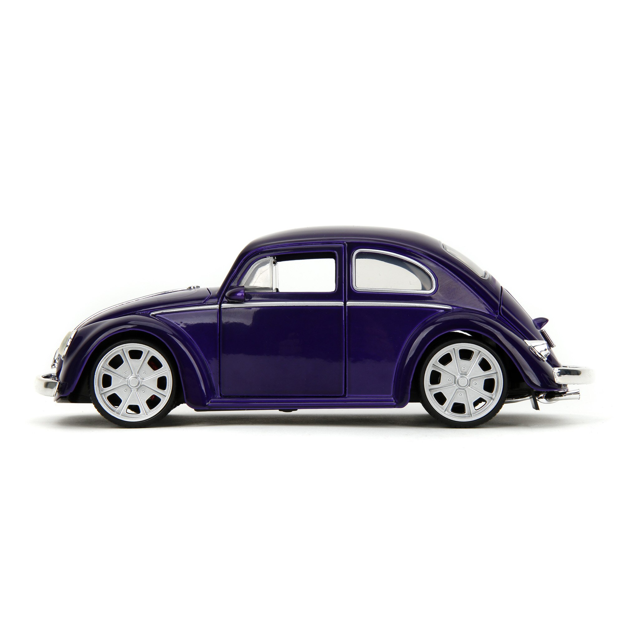 Volkswagen Beetle modelo 1972 con figura Miércoles Jada 8