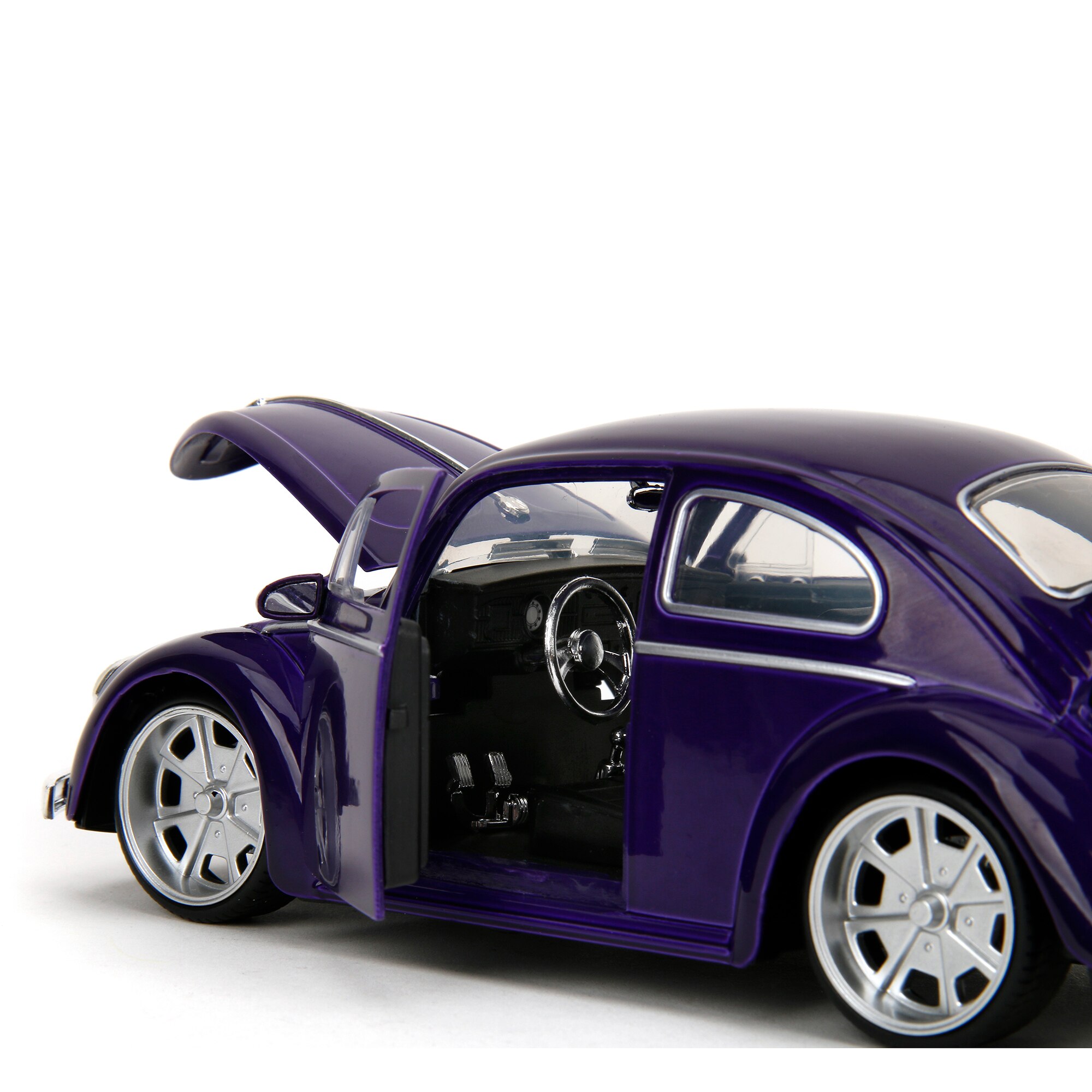 Volkswagen Beetle modelo 1972 con figura Miércoles Jada 11