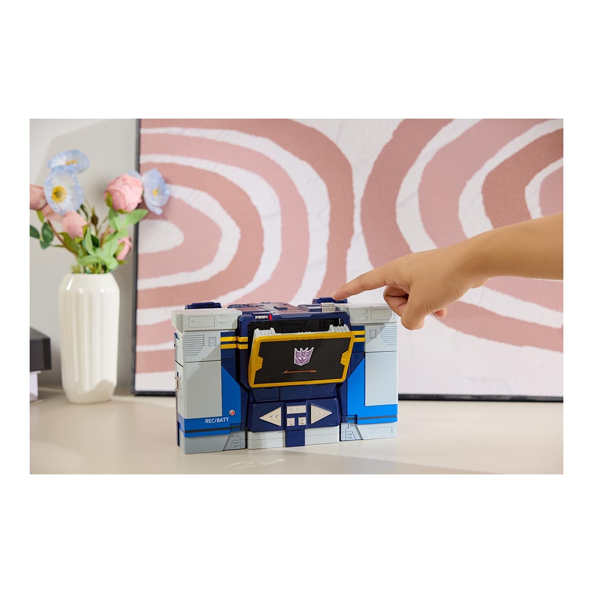 Robot Soundwave G1 Ed. Limitada Transformers Robosen modelos surtidos 23