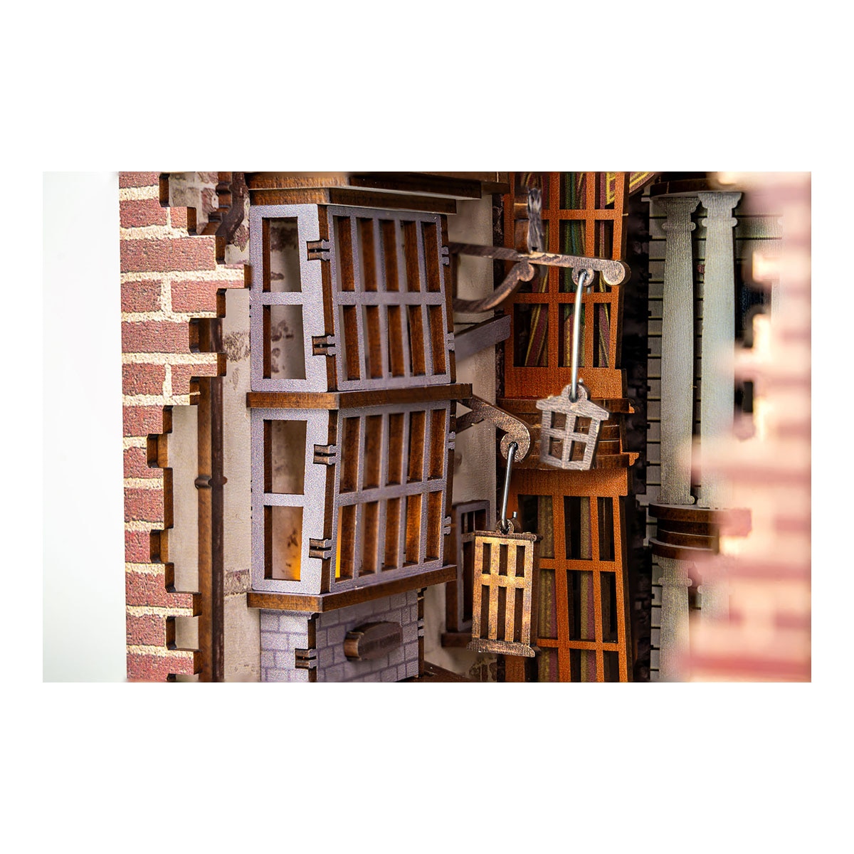 Sujeta libros con luz para montar Diagon Alley Harry Potter Revell 11