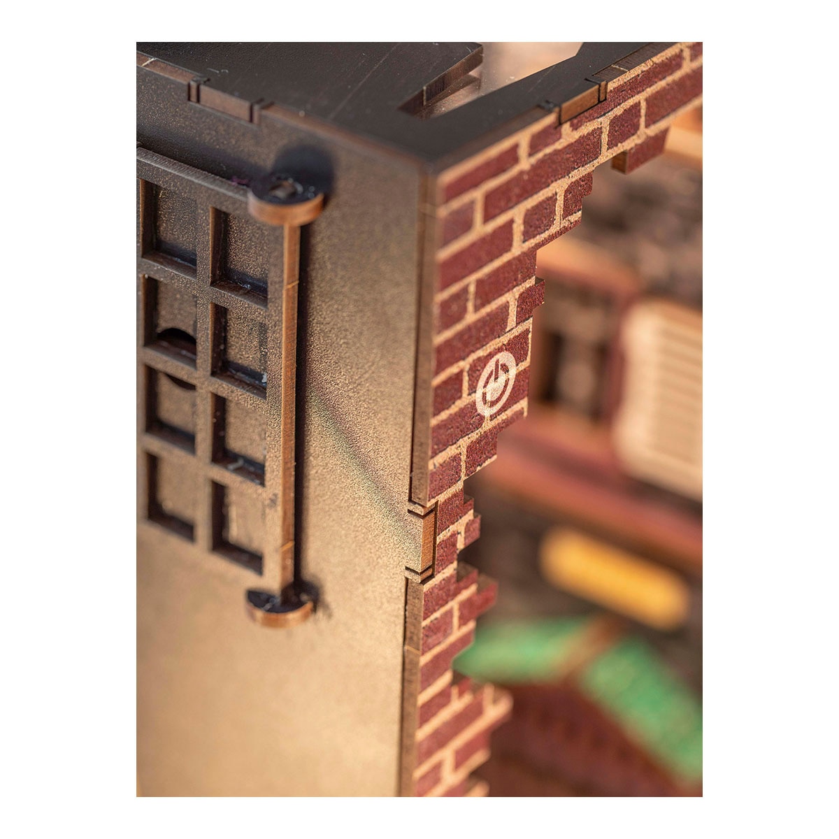 Sujeta libros con luz para montar Diagon Alley Harry Potter Revell 24