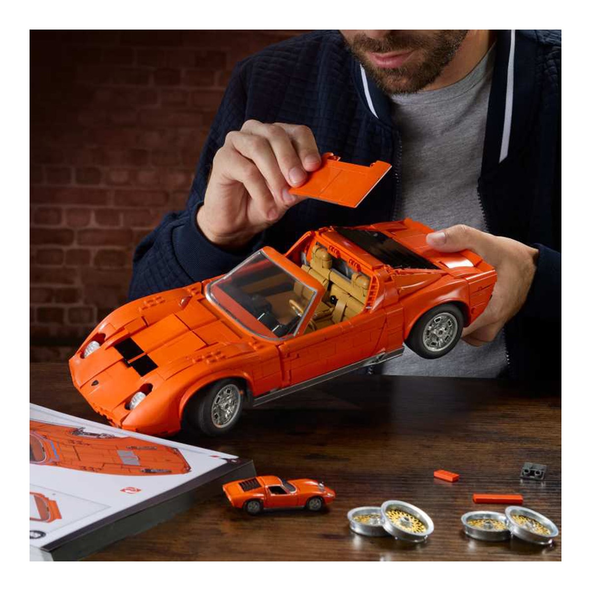 Hot Wheels Premium Series '71 Lamborghini Miura P400 SV 1523 piezas detalles realistas y piezas metálicas +10 años Mattel Brick Shop 2