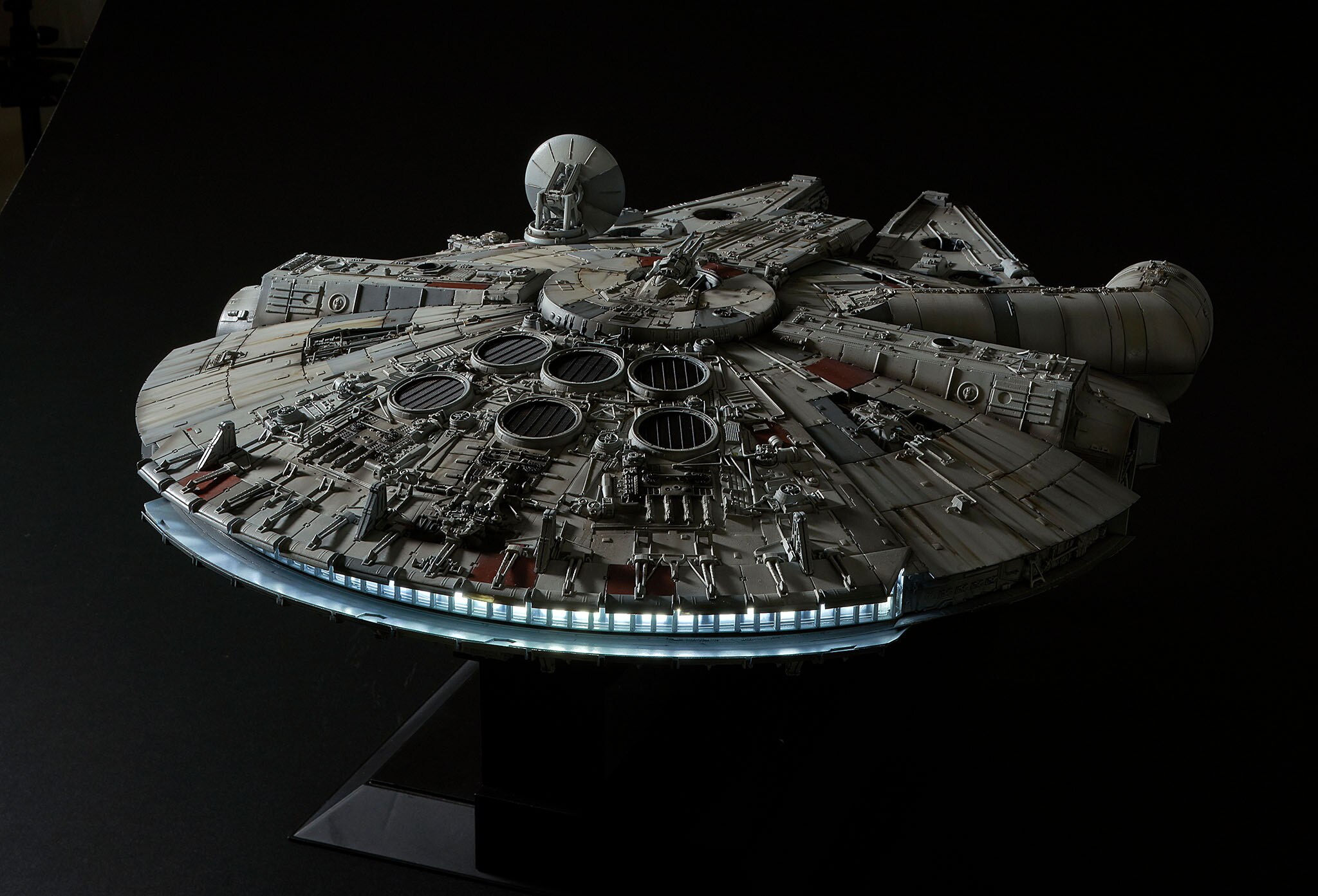 Maqueta Halcón Milenario "Perfect Grade"  Star Wars Revell 2