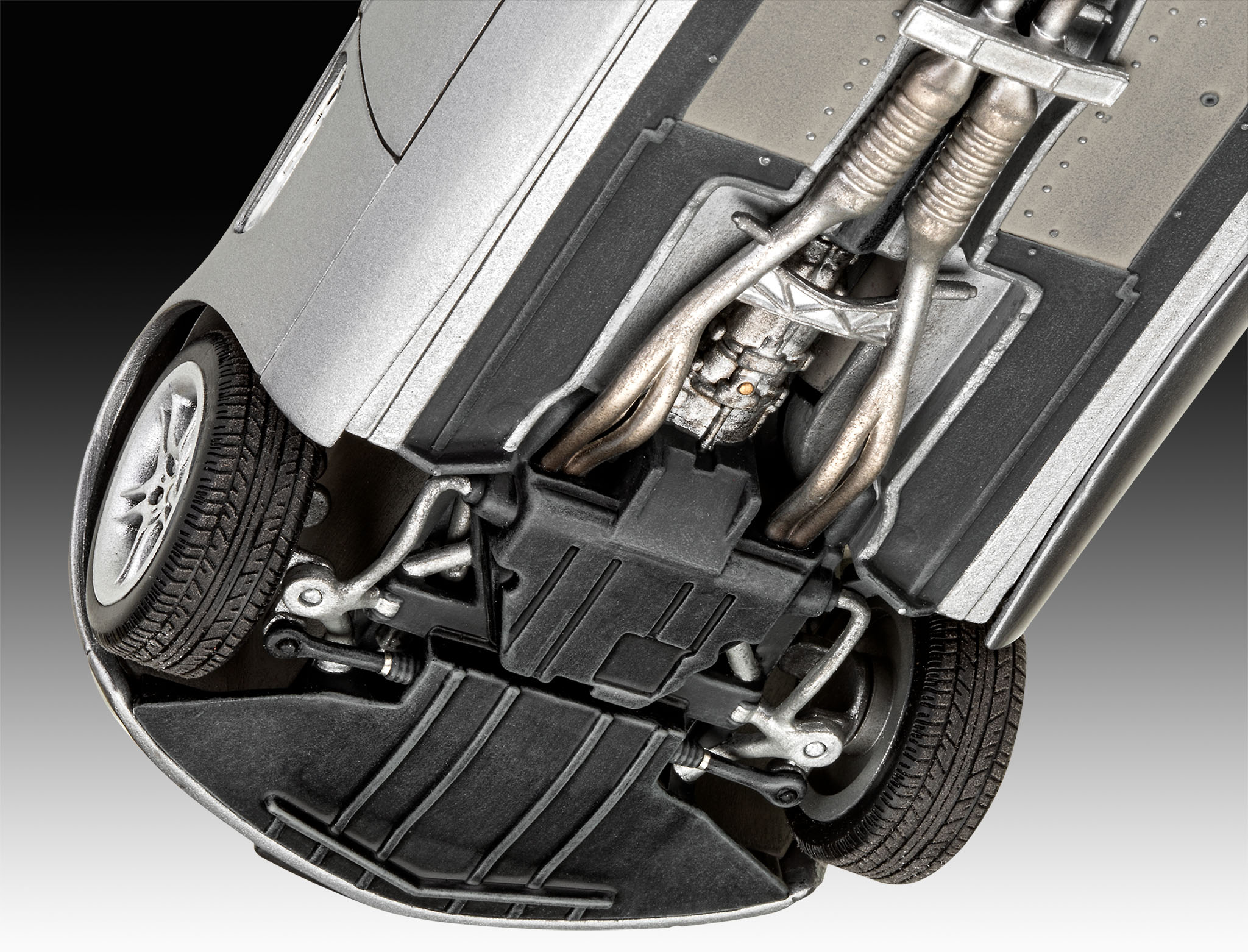 Maqueta James Bond BMW Z8 con accesorios básicos Revell 4