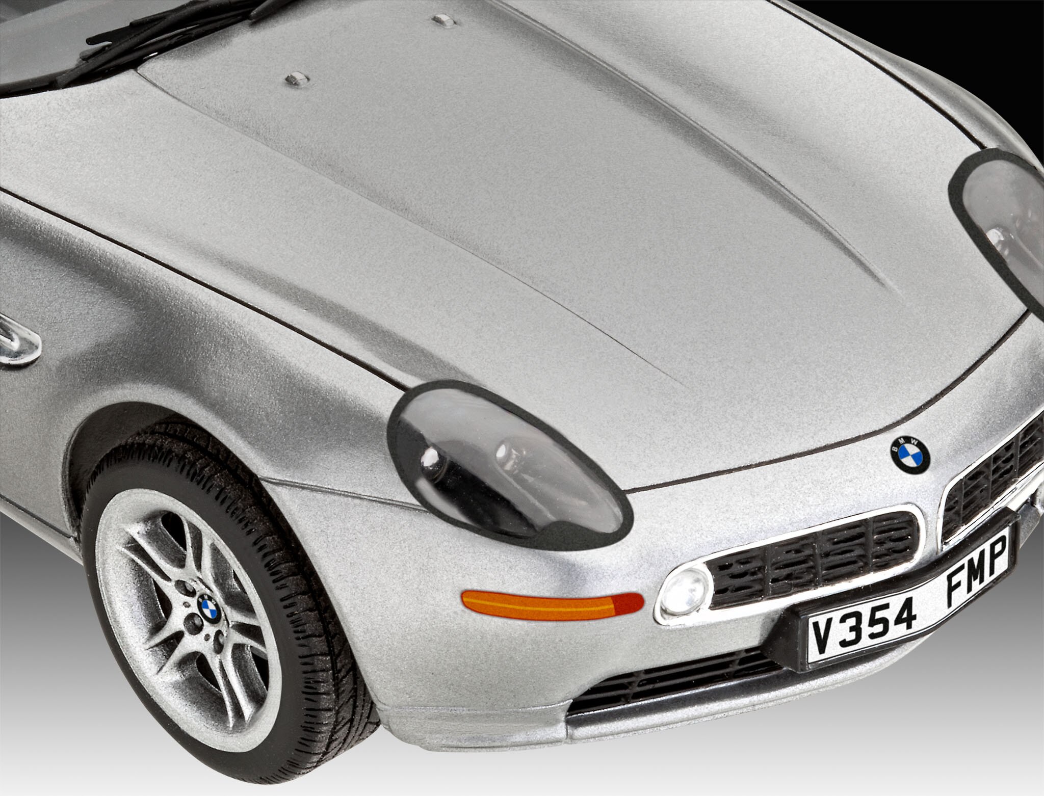 Maqueta James Bond BMW Z8 con accesorios básicos Revell 6