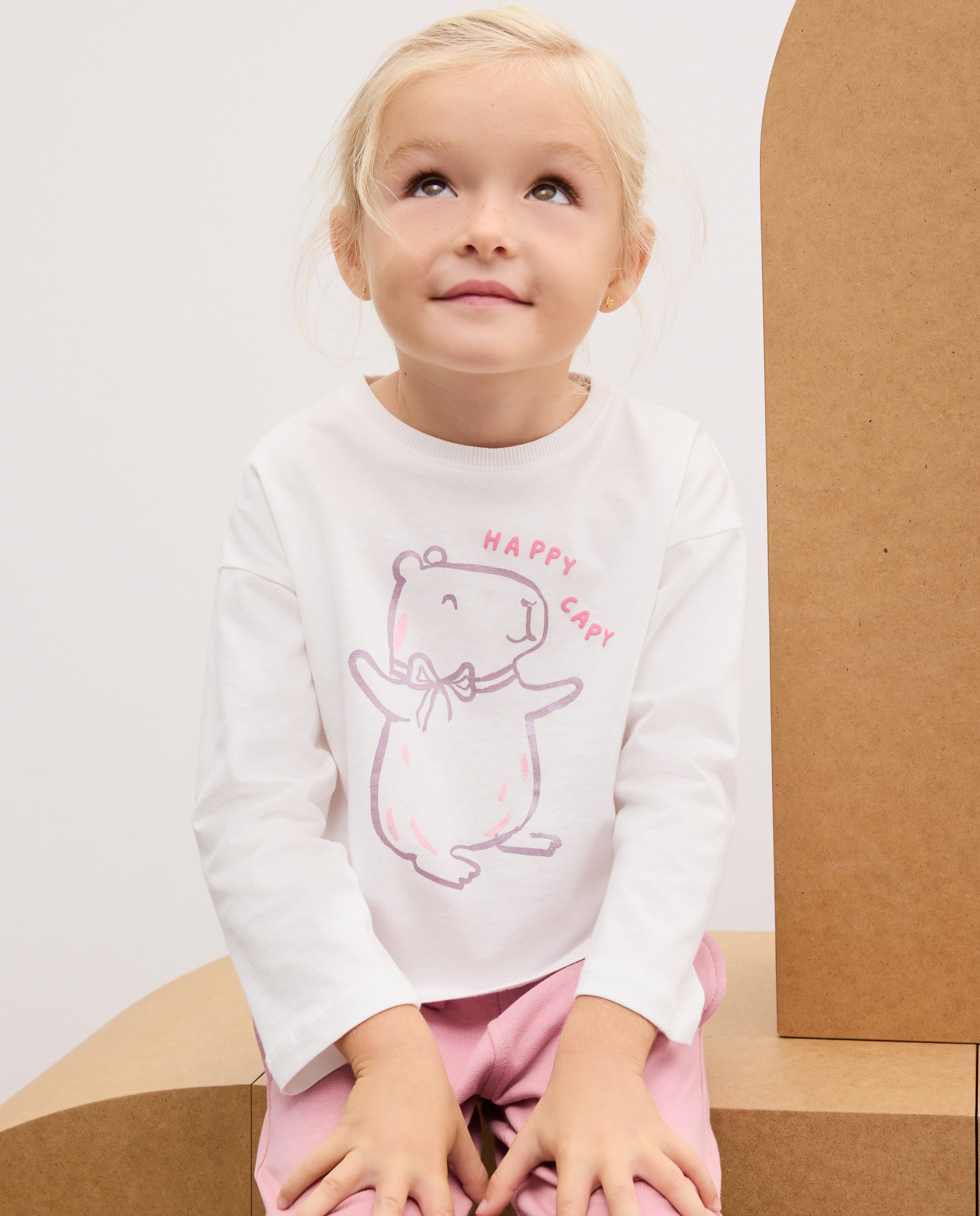 Imagen 1 de Camiseta manga larga posicional puff print capibara de niña - Kids El Corte Inglés - Blanco Blanco