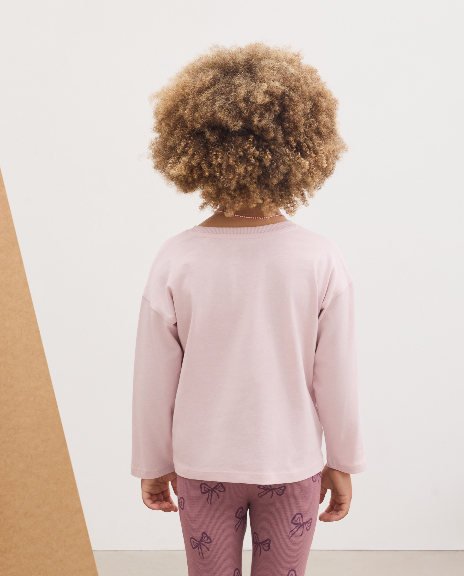Imagen 3 de Camiseta manga larga lisa con pequeño bordado en pecho lateral gato de niña - Kids El Corte Inglés - 200 Rosa 200 Rosa