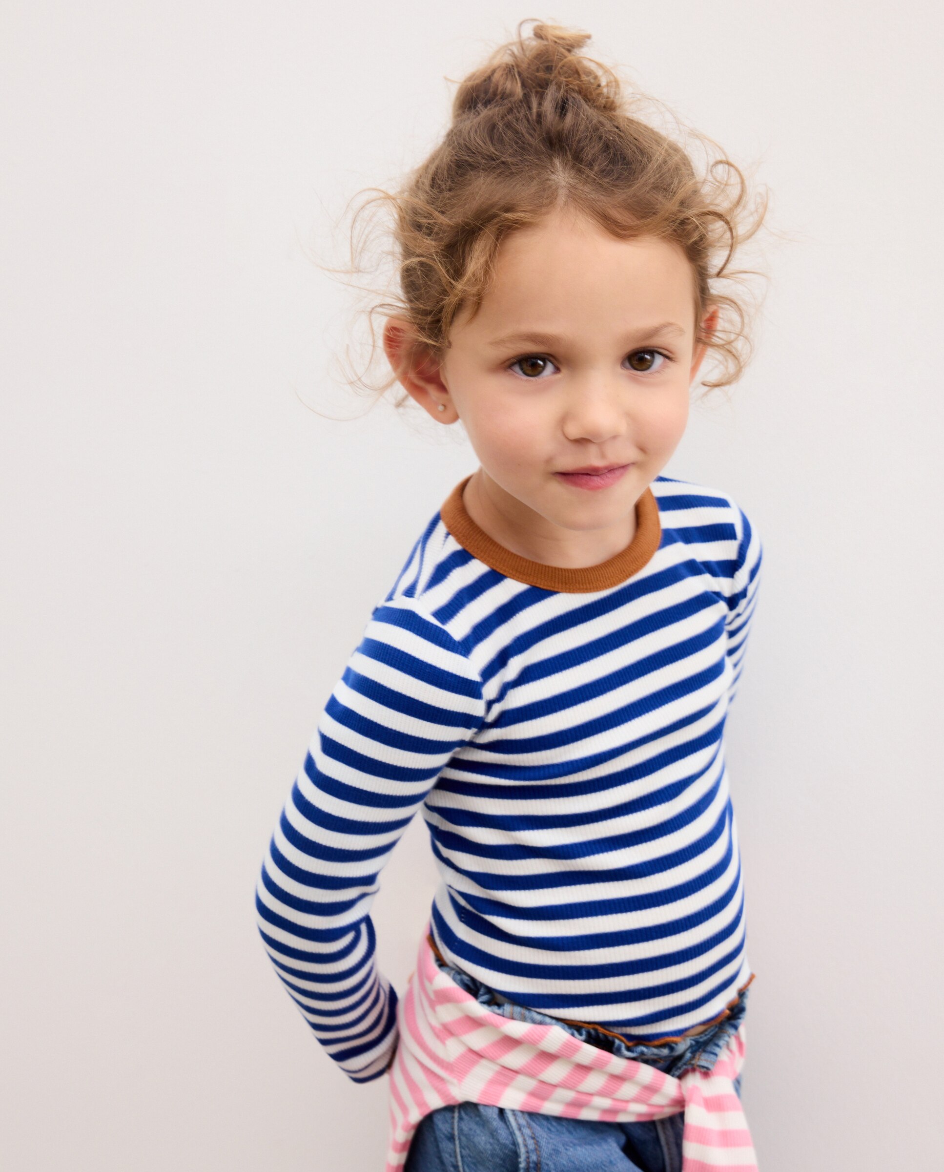 Camiseta manga larga rib rayas con vivo y overlock a contraste de niña - Kids El Corte Inglés - Azul Azul-2
