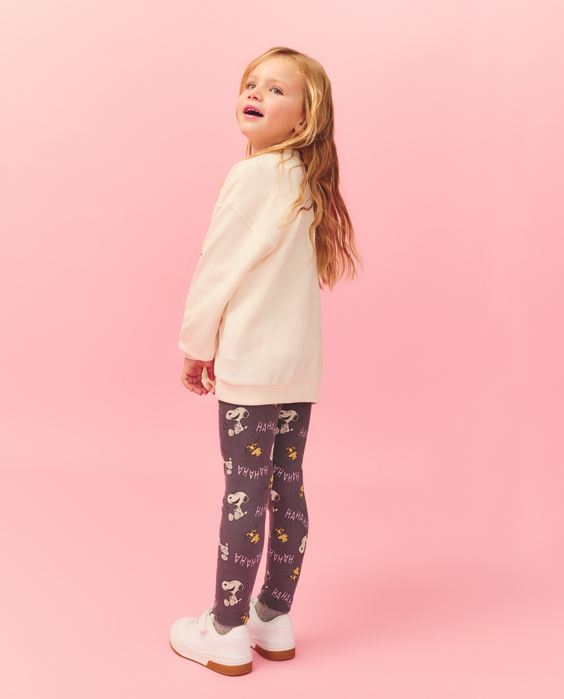 Conjunto com Estampado Snoopy: Sweatshirt com Estampado Posicional e Leggings Estampadas Multicolor-3