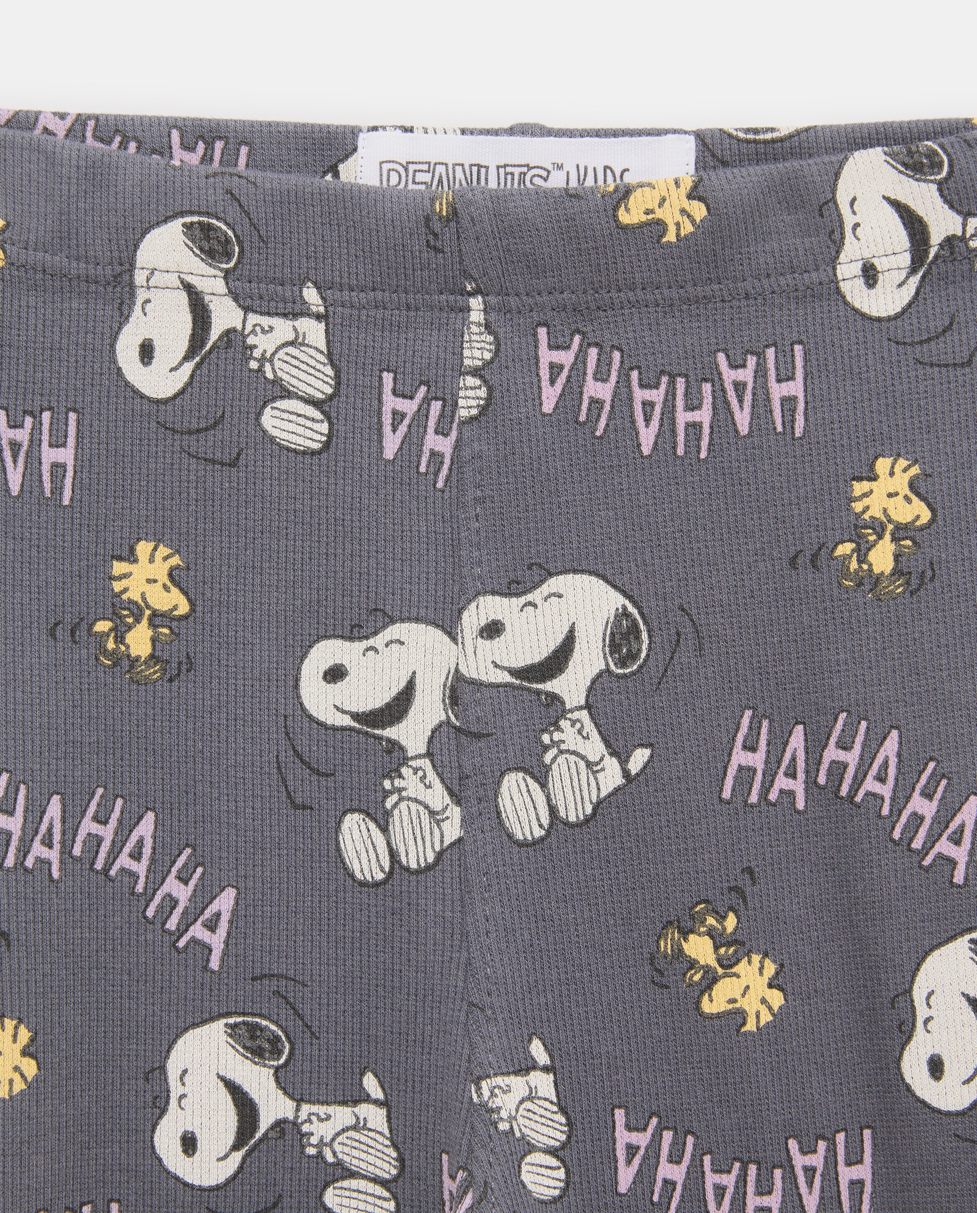 Conjunto com Estampado Snoopy: Sweatshirt com Estampado Posicional e Leggings Estampadas Multicolor-5