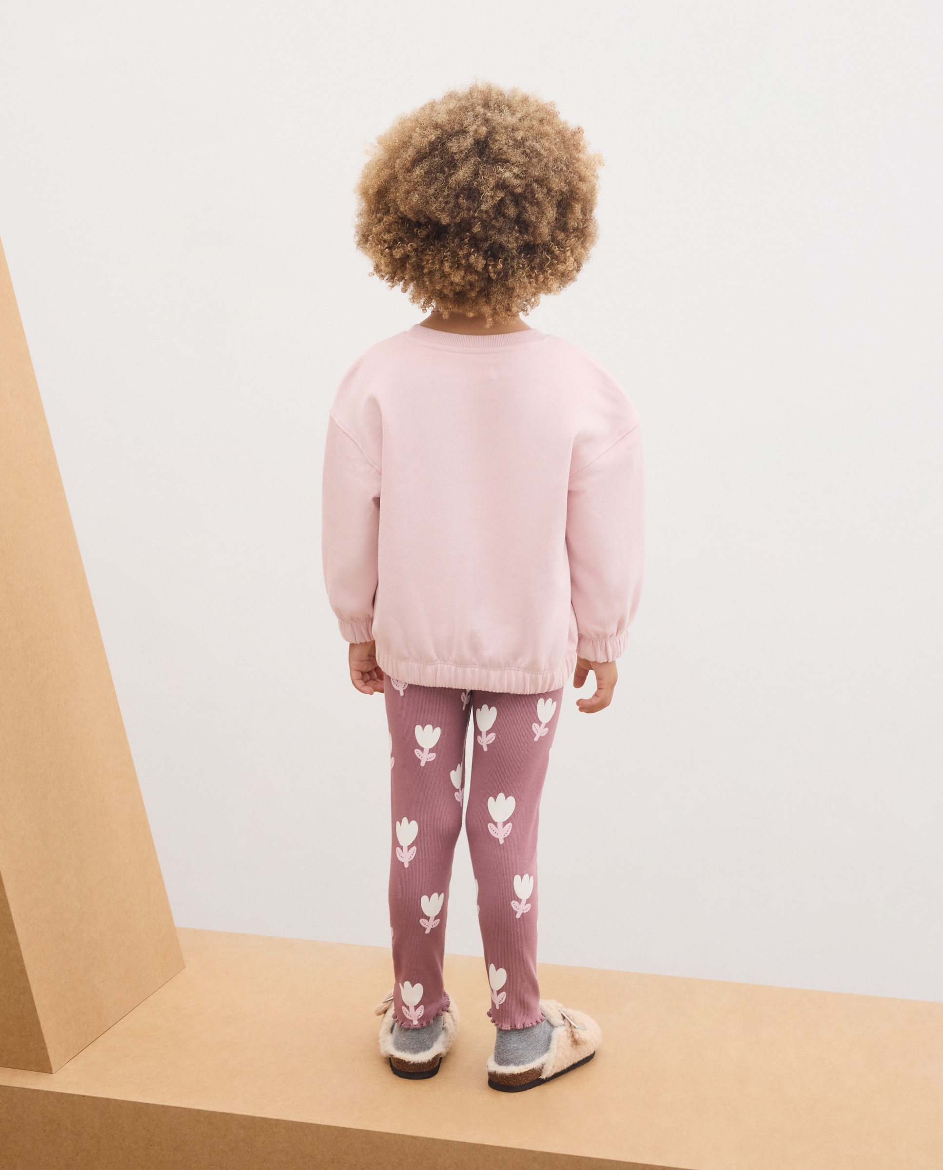 Conjunto de 2 peças de Criança com Sweatshirt e Estampado Posicional de Tulipa e Leggings Canelados com Estampado All Over Vermelho-2