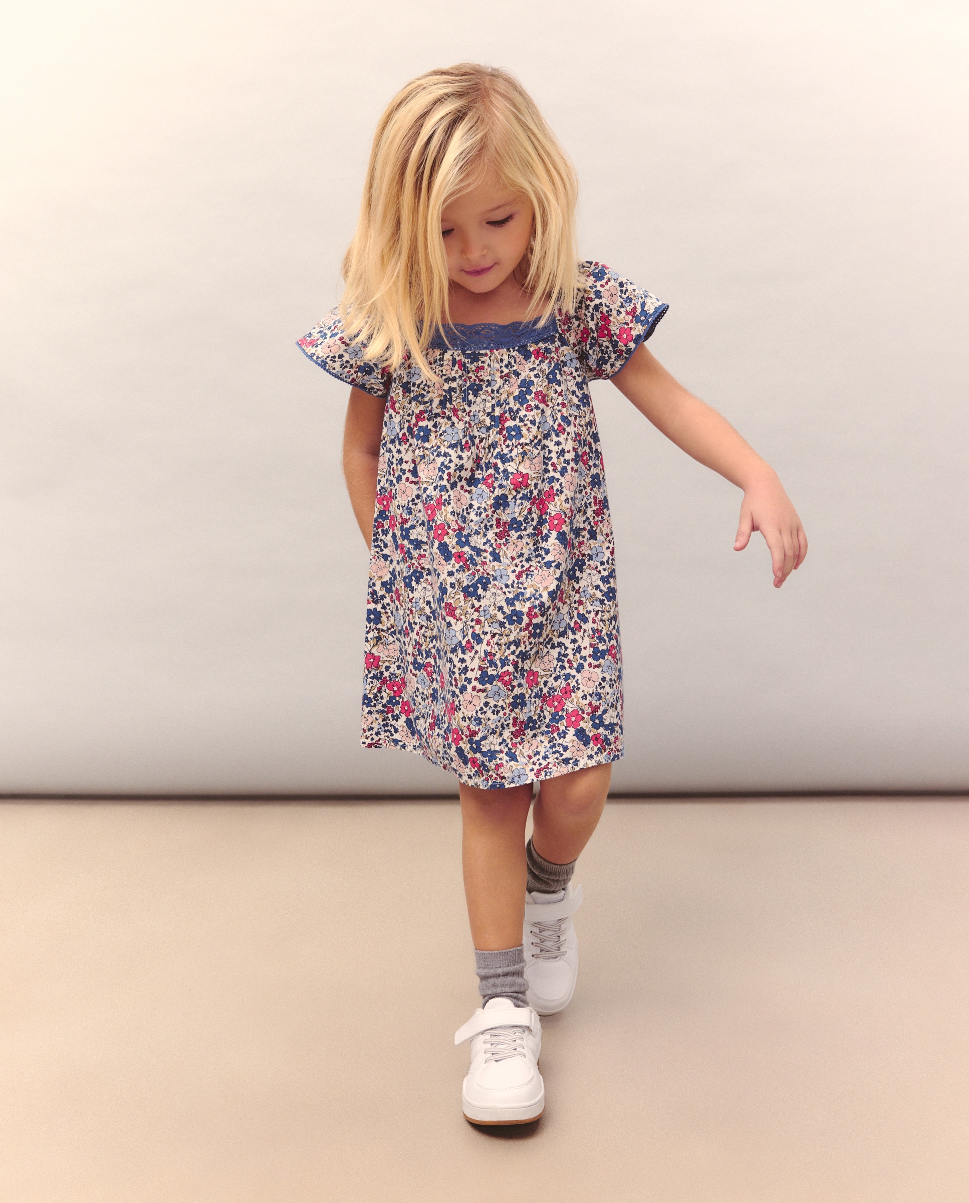 Vestido Estampado de Manga Curta em Popelina com Renda no Decote Kids El Corte Inglés Azul-1