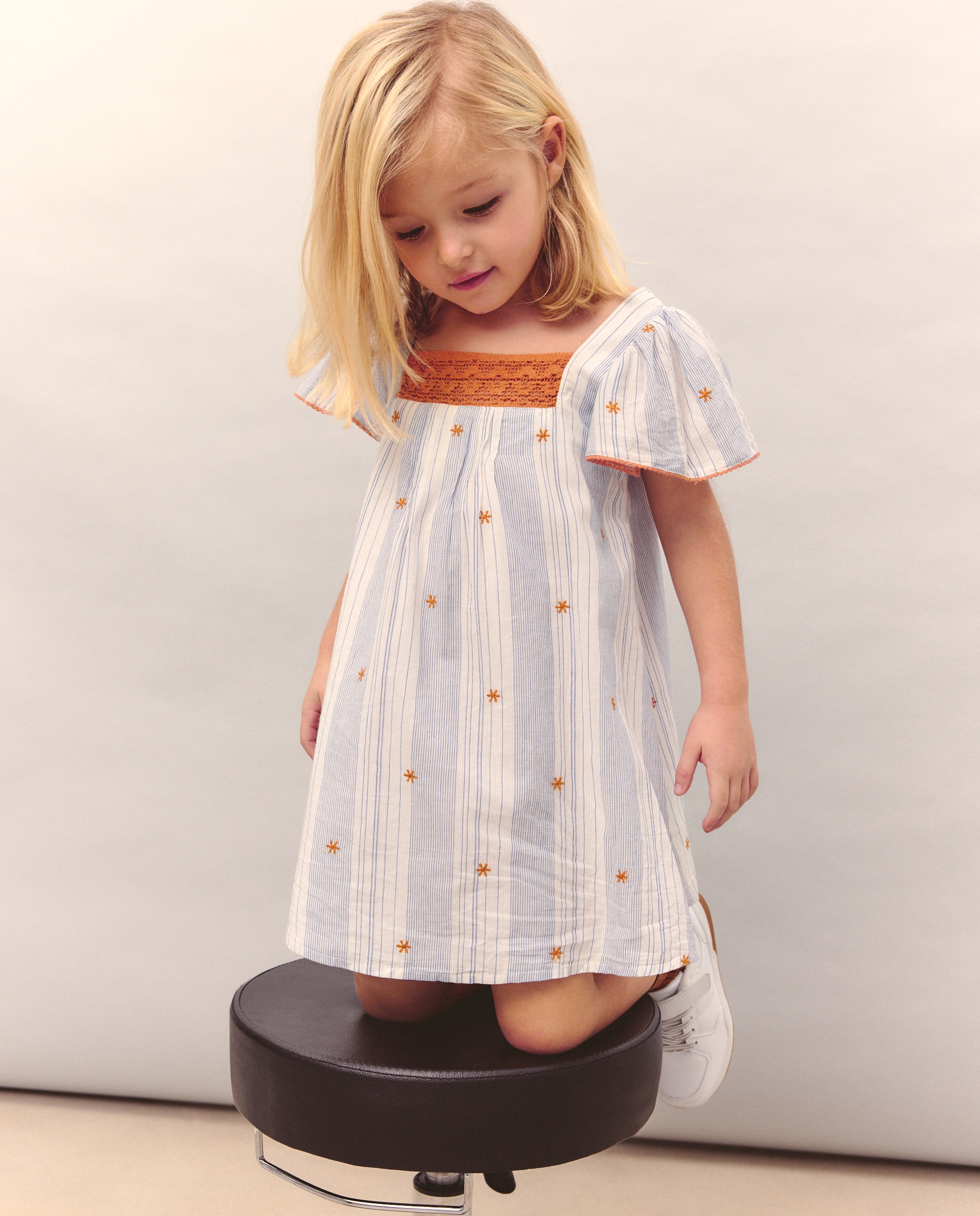 Vestido de Manga Curta às Riscas com Estampado Floral Bordado e Renda no Decote Kids El Corte Inglés Azul-1