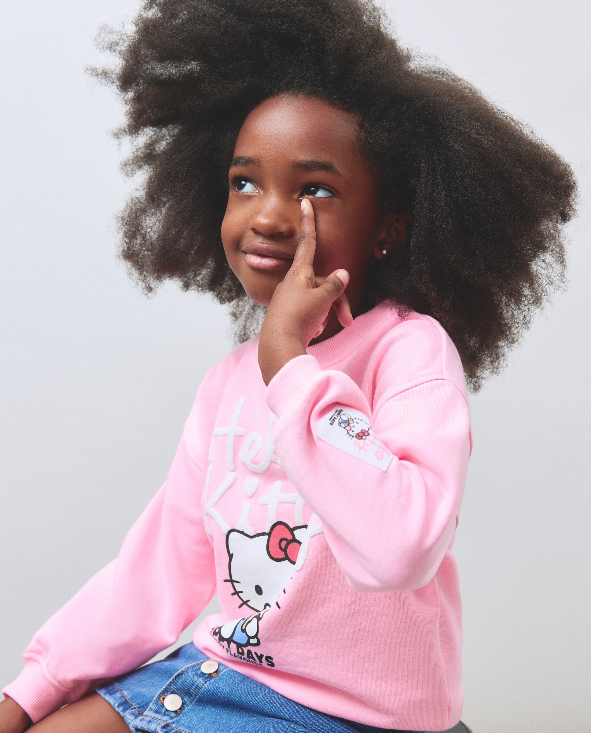 Imagem 0 de Sweatshirt com Estampado Posicional Hello Kitty