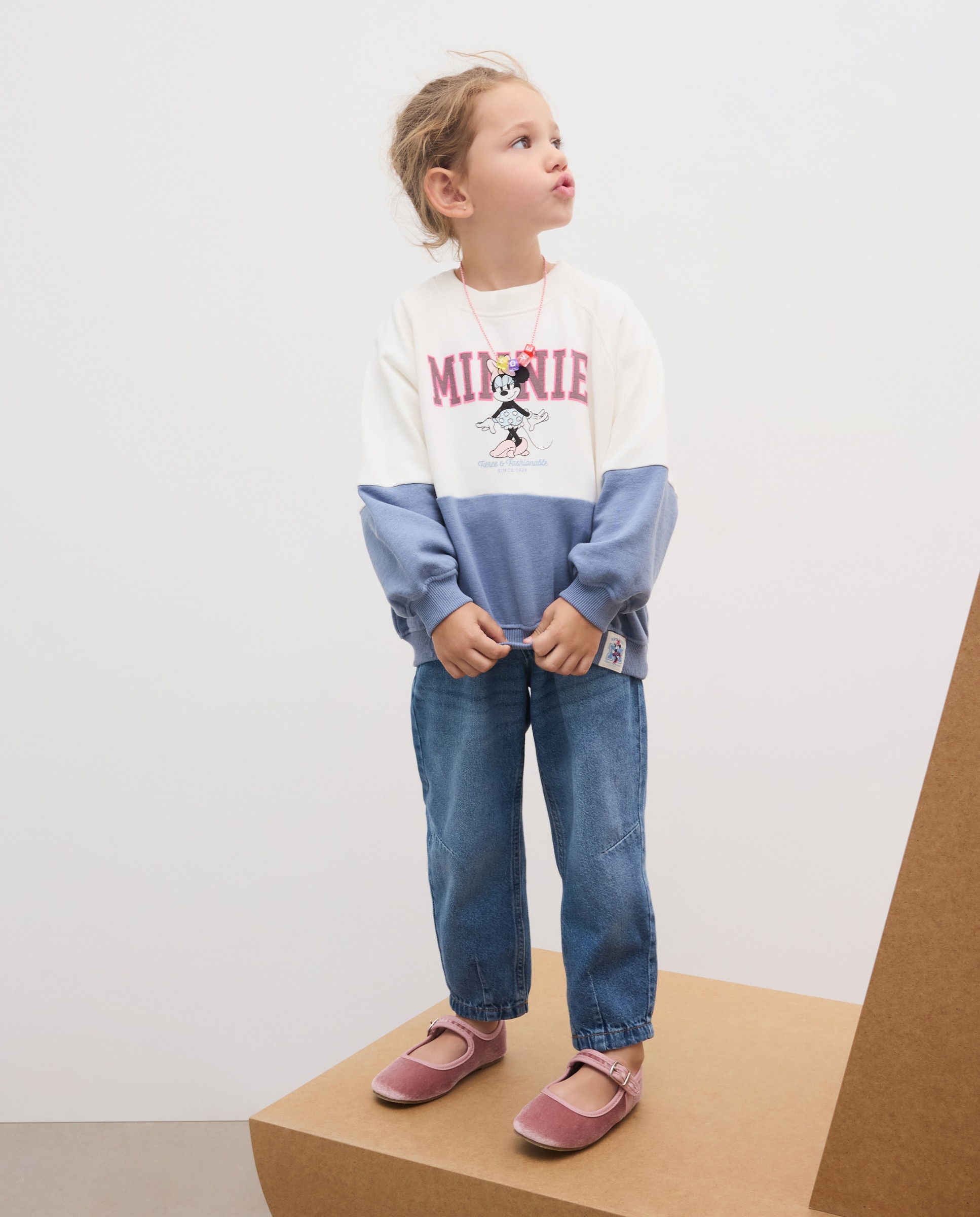 Imagen 0 de Sudadera print posicional MINNIE con color block de niña Multicolor