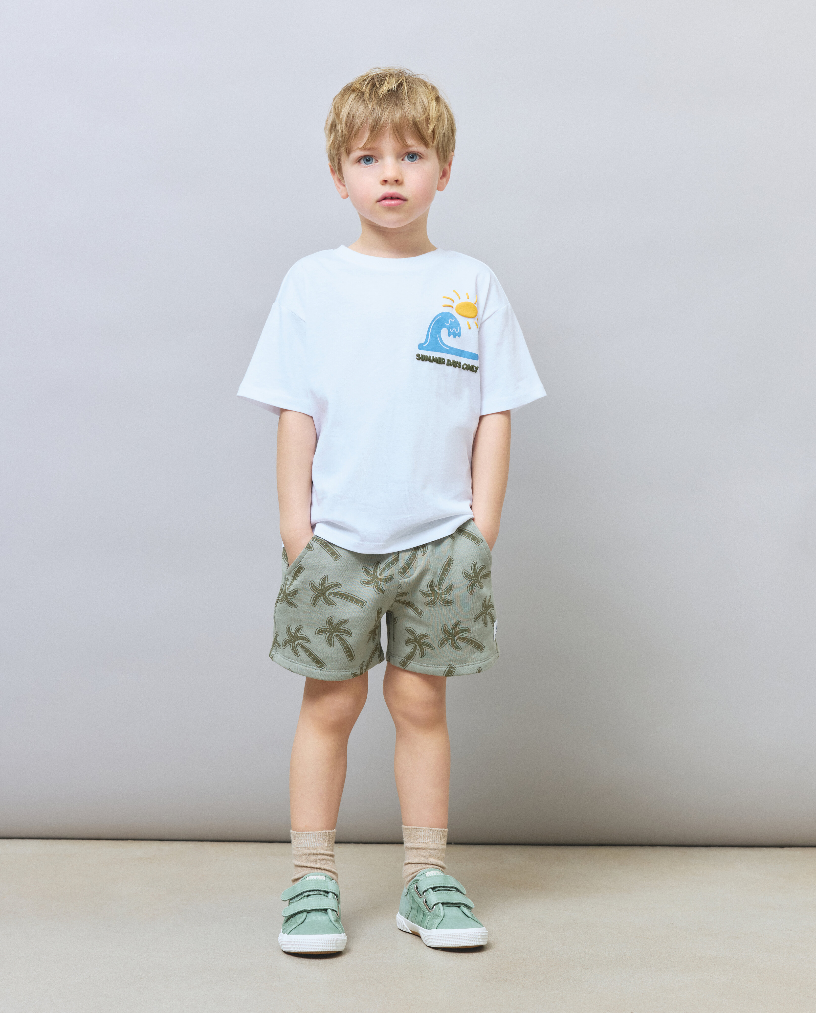Imagem 0 de Bermudas de Felpa com All Over Print