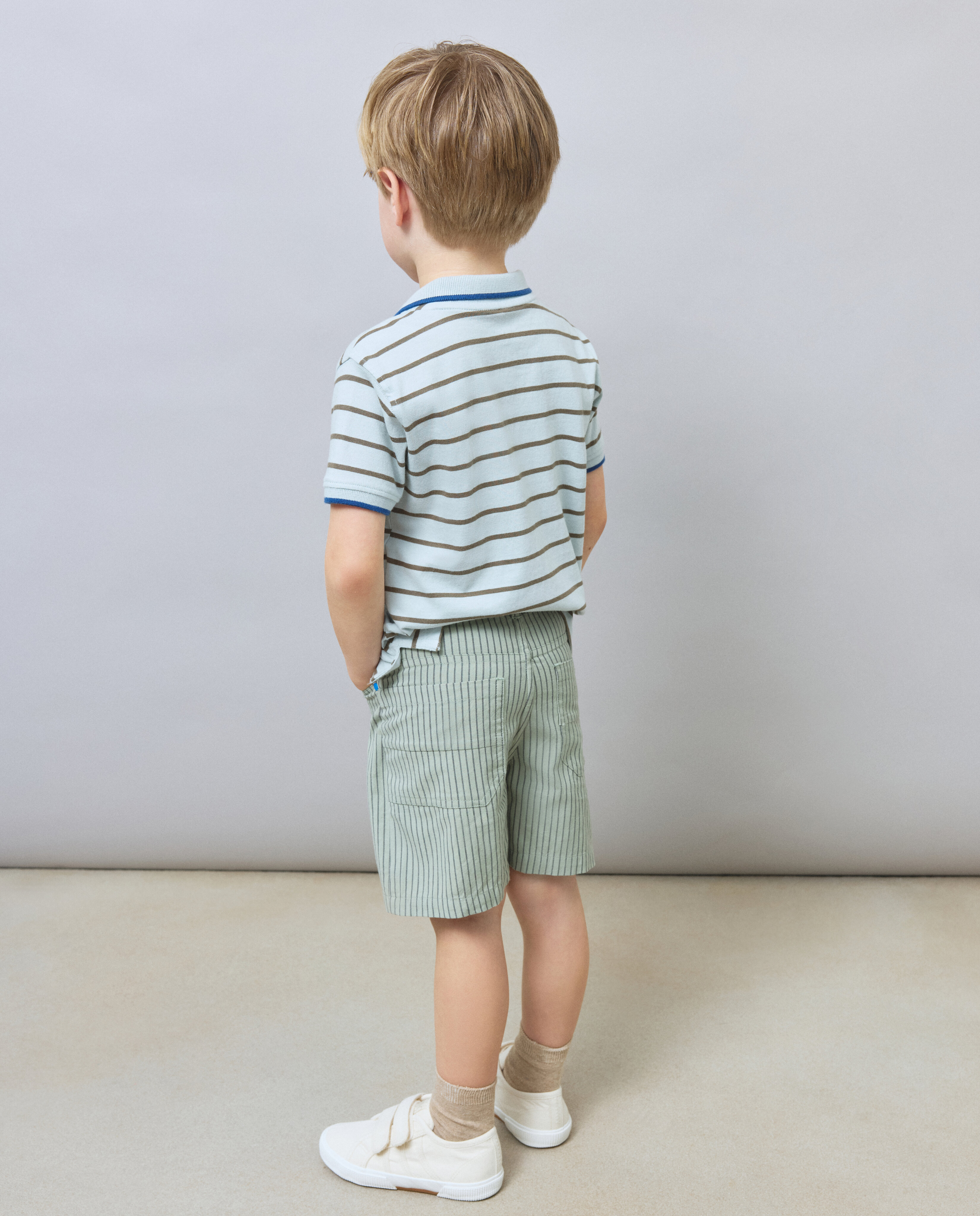 Bermudas de Sarja às Riscas Verde-3