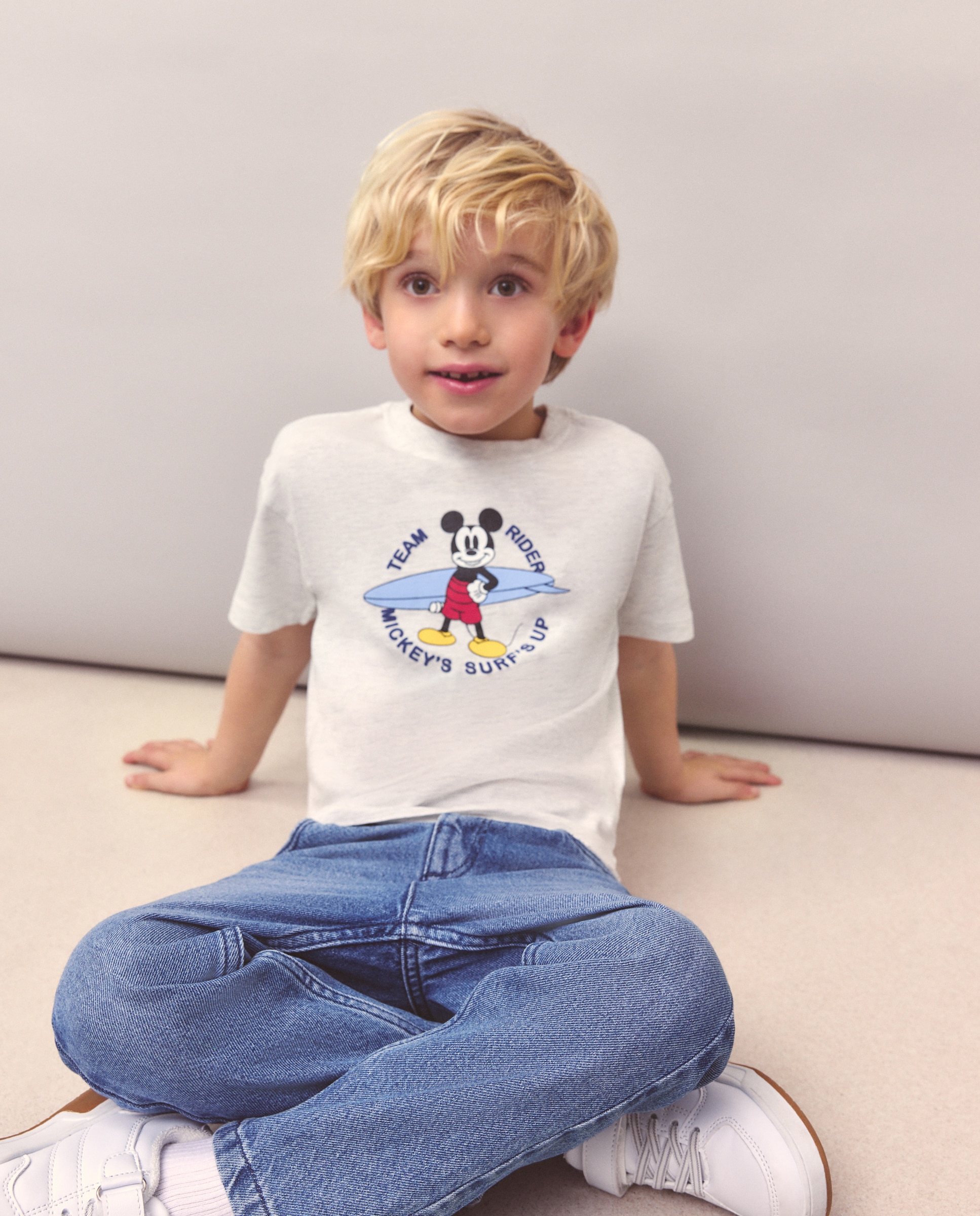 Imagem 0 de T-shirt de Manga Curta com Estampado Posicional Mickey