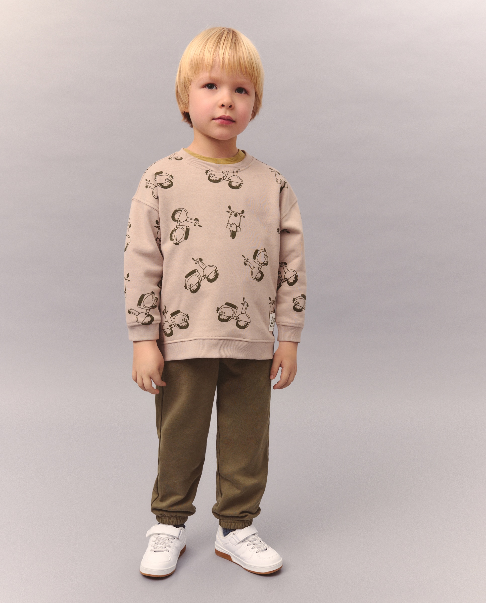 Imagem 0 de Conjunto de Sweatshirt com Capuz e Calças de Felpa