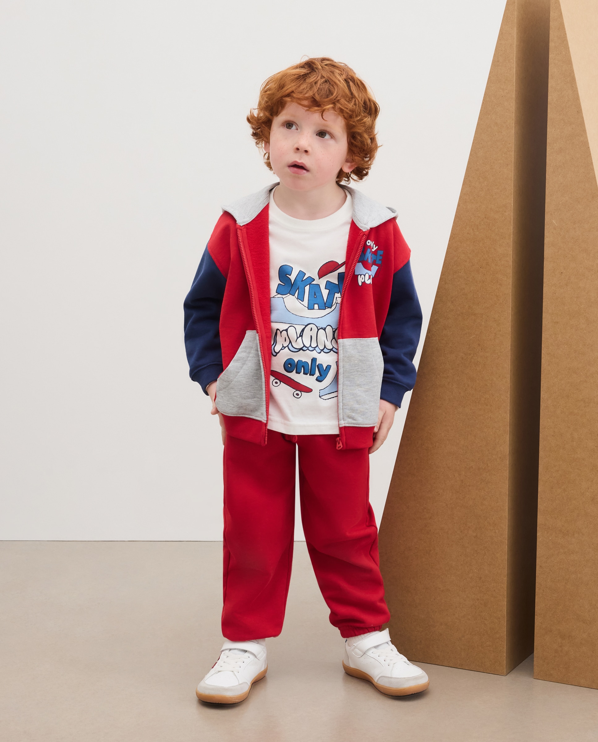 Imagen 0 de Conjunto de sudadera abierta y pantalón felpa de niño Rojo