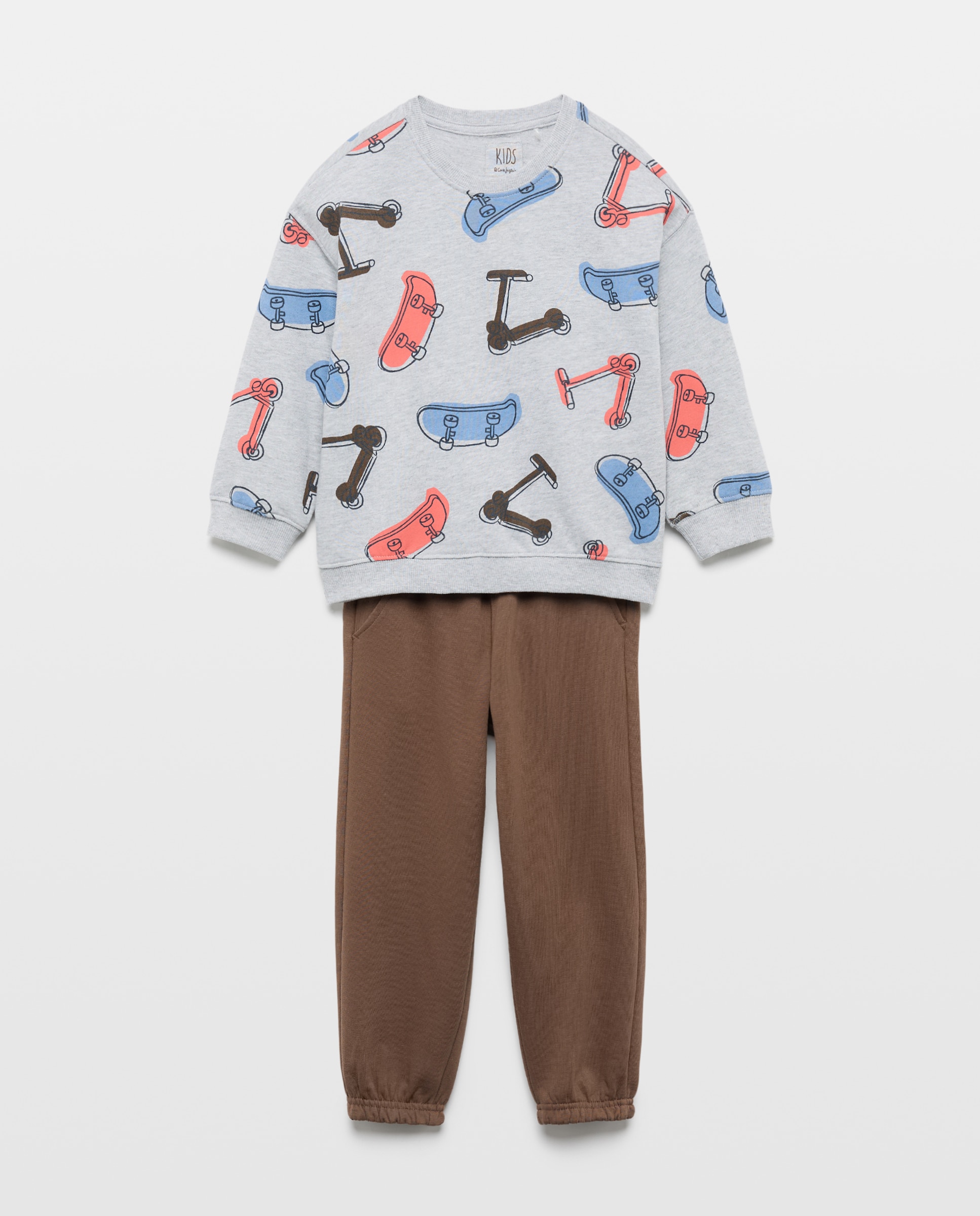 Imagem 0 de Conjunto de Sweatshirt Fechada e Calças de Felpa