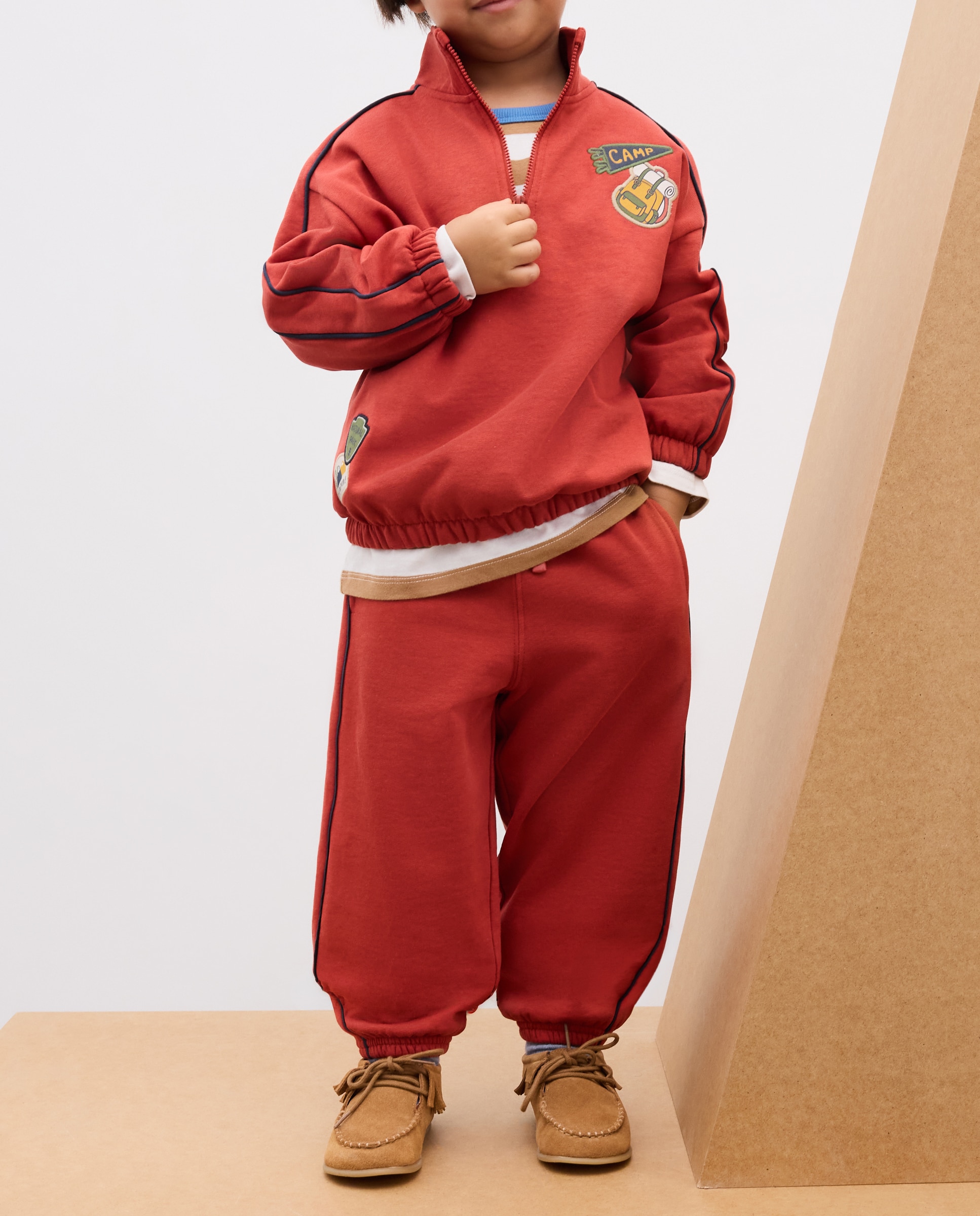 Pantalón felpa tipo jogger con piping de niño - Kids El Corte Inglés - 770 Terracota 770 Terracota-2