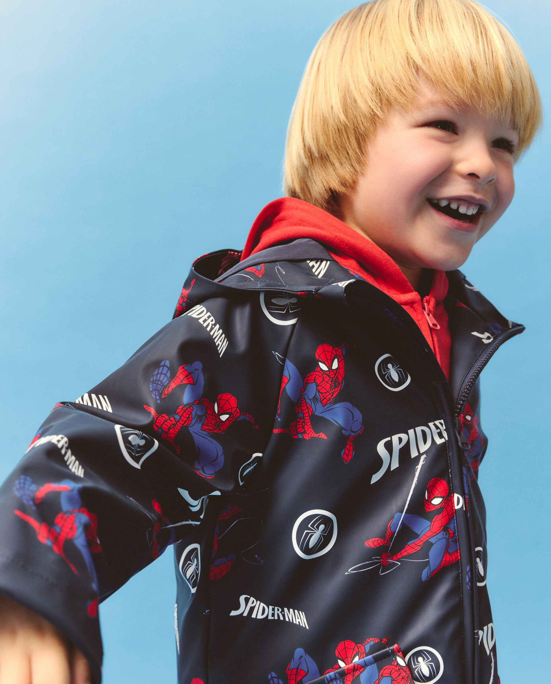 Imagen 2 de Parka engomada licencia Spiderman de niño - Kids El Corte Inglés - Azul marino Azul marino