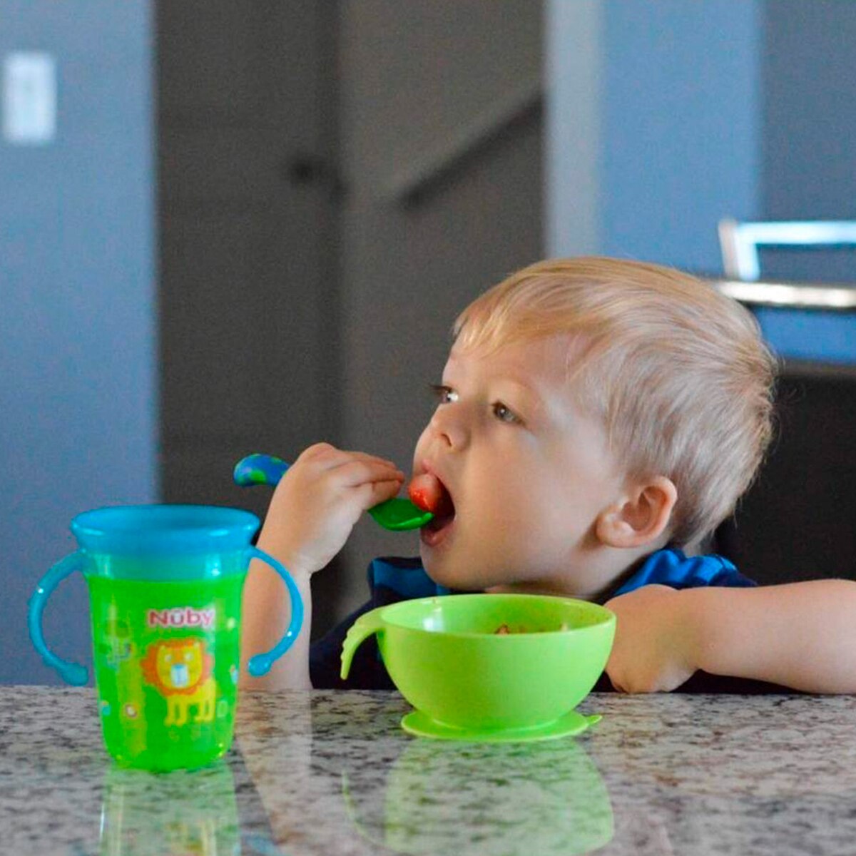 Taza mágica 360° estampada con asas Verde-4
